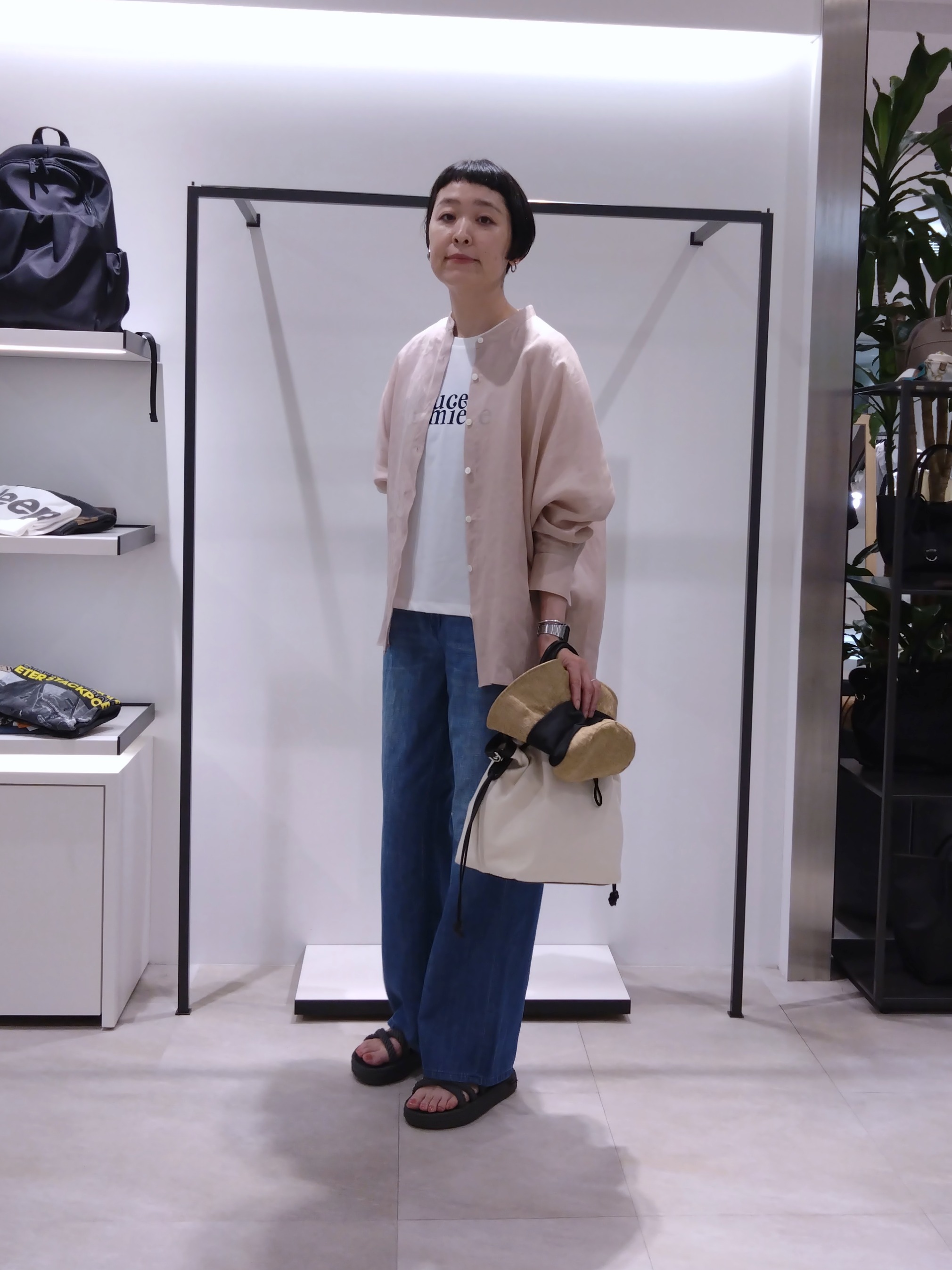 まちこさんの「UNTITLED｜コットンロゴTシャツ」を使ったコーディネート
