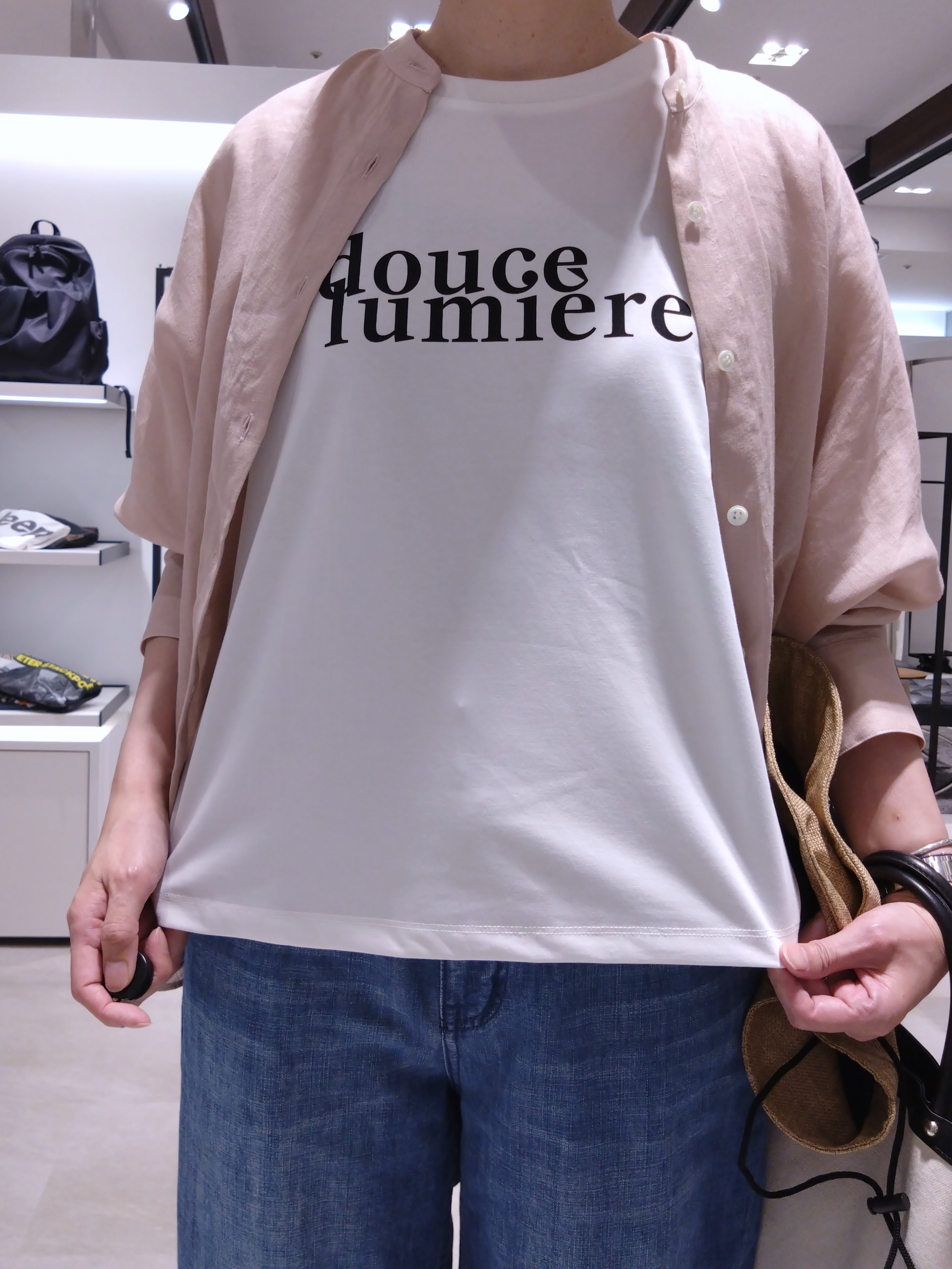 まちこさんの「UNTITLED｜コットンロゴTシャツ」を使ったコーディネート