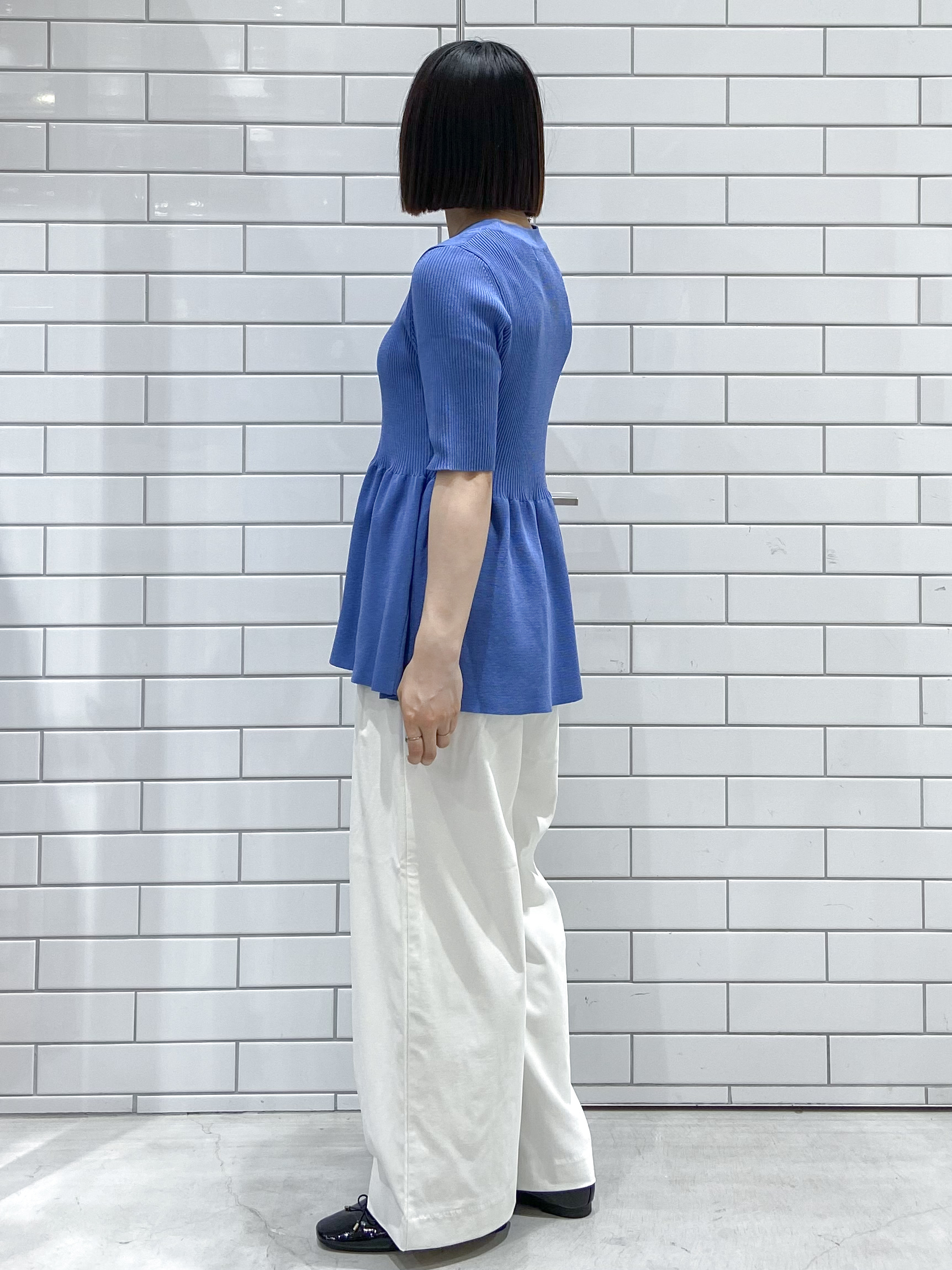 kimiさんの「OPAQUE.CLIP｜ペプラムVネックニットカーディガン【洗濯機OK／抗ピル】」を使ったコーディネート
