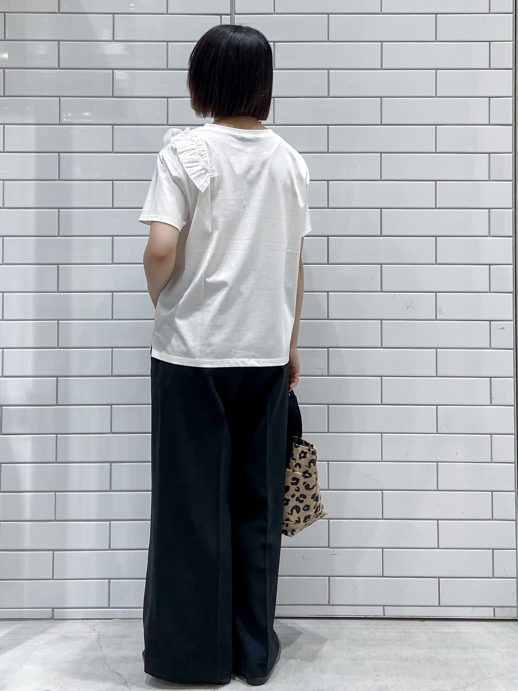 kimiさんの「OPAQUE.CLIP｜【UV／接触冷感】フリルショルダーカットソー《洗濯機OK》」を使ったコーディネート