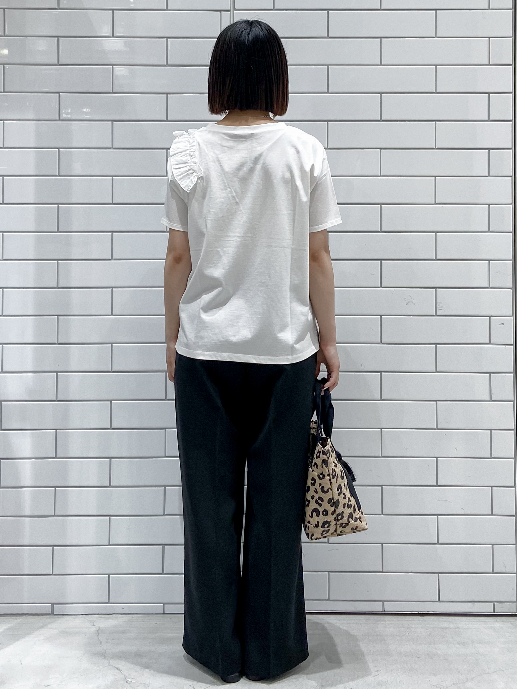 kimiさんの「OPAQUE.CLIP｜【UV／接触冷感】フリルショルダーカットソー《洗濯機OK》」を使ったコーディネート
