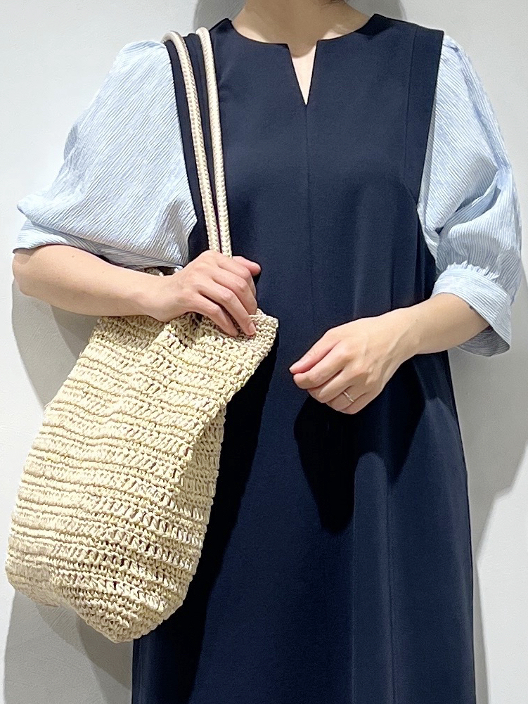 Fujiharuさんの「grove｜高評価！【体型カバー/洗える】袖布帛ポンチワンピース」を使ったコーディネート