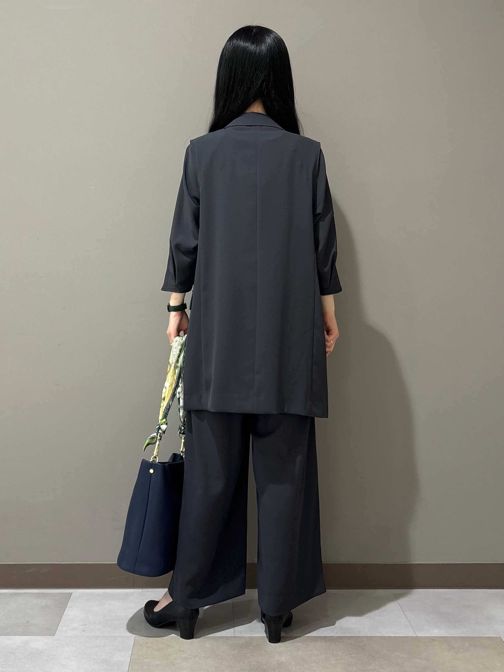 KEIKOさんの「INDIVI｜【接触冷感／透湿／着る日傘】颯爽ジレジャケット」を使ったコーディネート