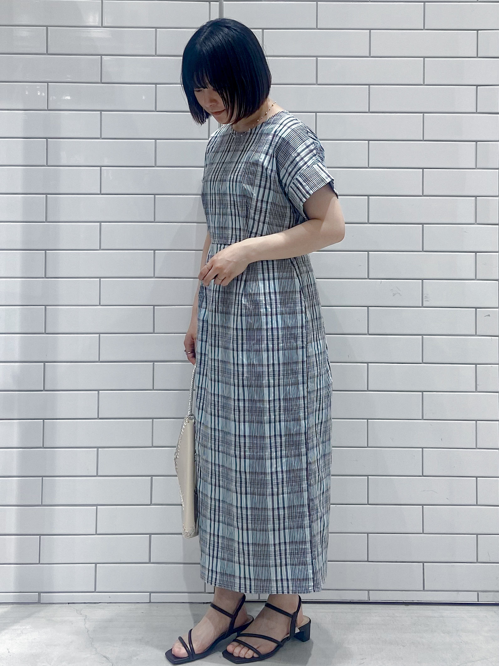 kimiさんの「OPAQUE.CLIP｜チェック柄Iラインシルエットワンピース【洗濯機OK】」を使ったコーディネート