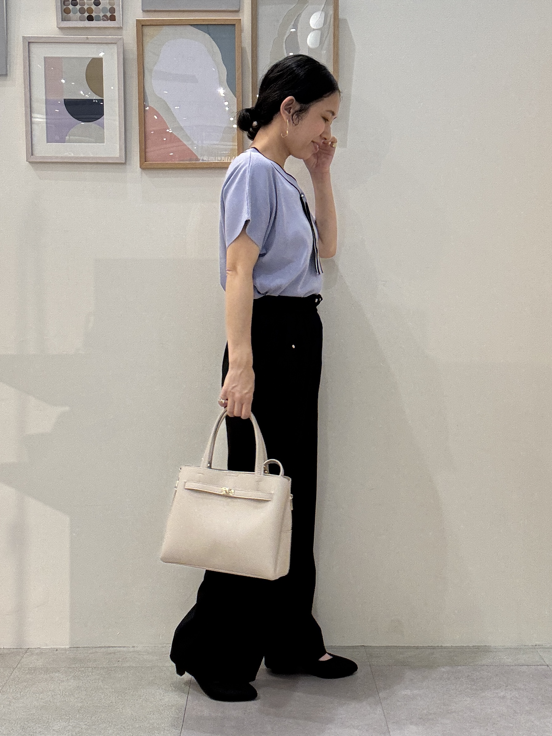 たけぴさんの「SHOO･LA･RUE｜【高レビュー/毎日洗える/UV】二の腕も隠せる 配色ボウタイニット」を使ったコーディネート