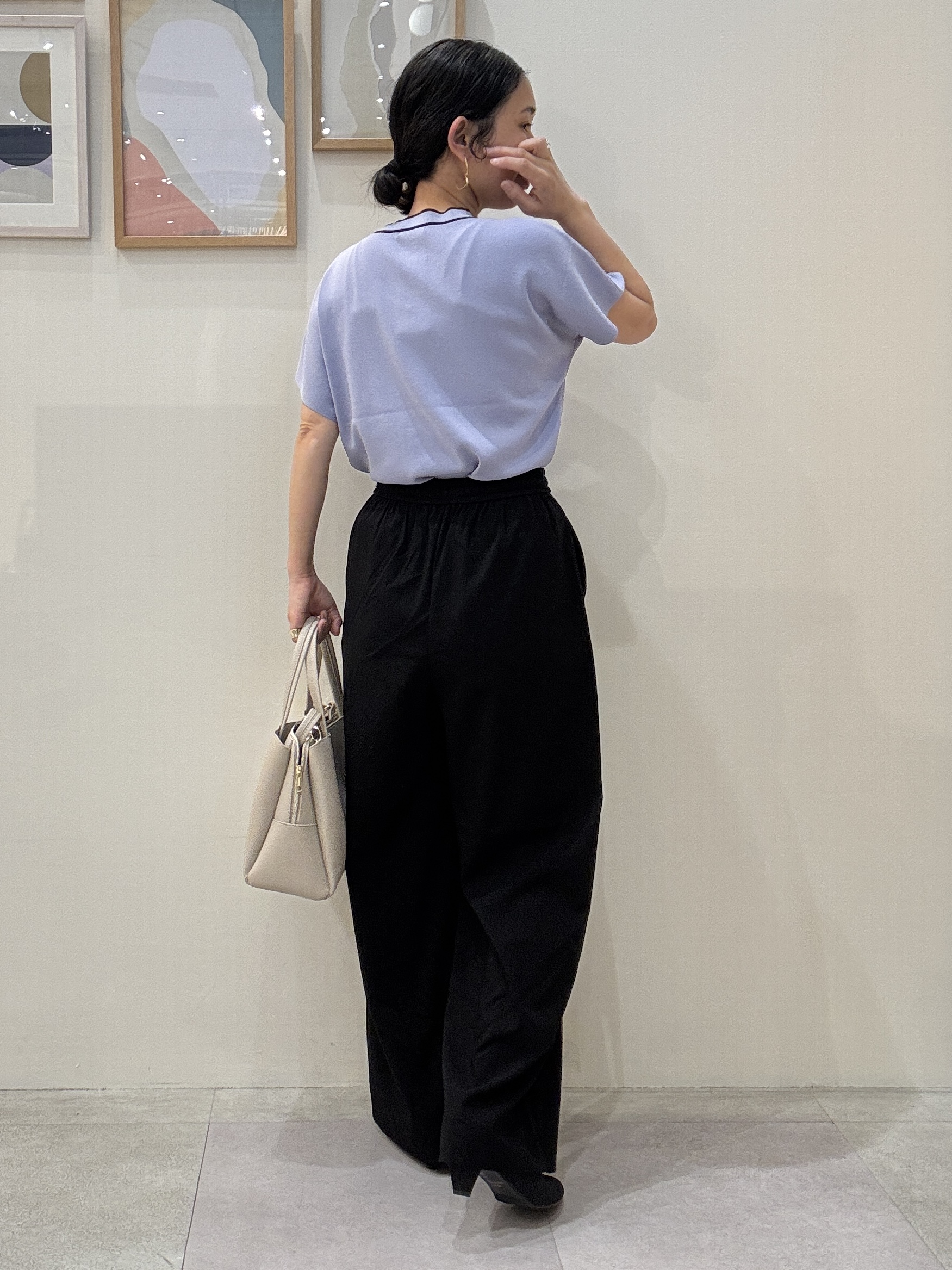 たけぴさんの「SHOO･LA･RUE｜【高レビュー/毎日洗える/UV】二の腕も隠せる 配色ボウタイニット」を使ったコーディネート