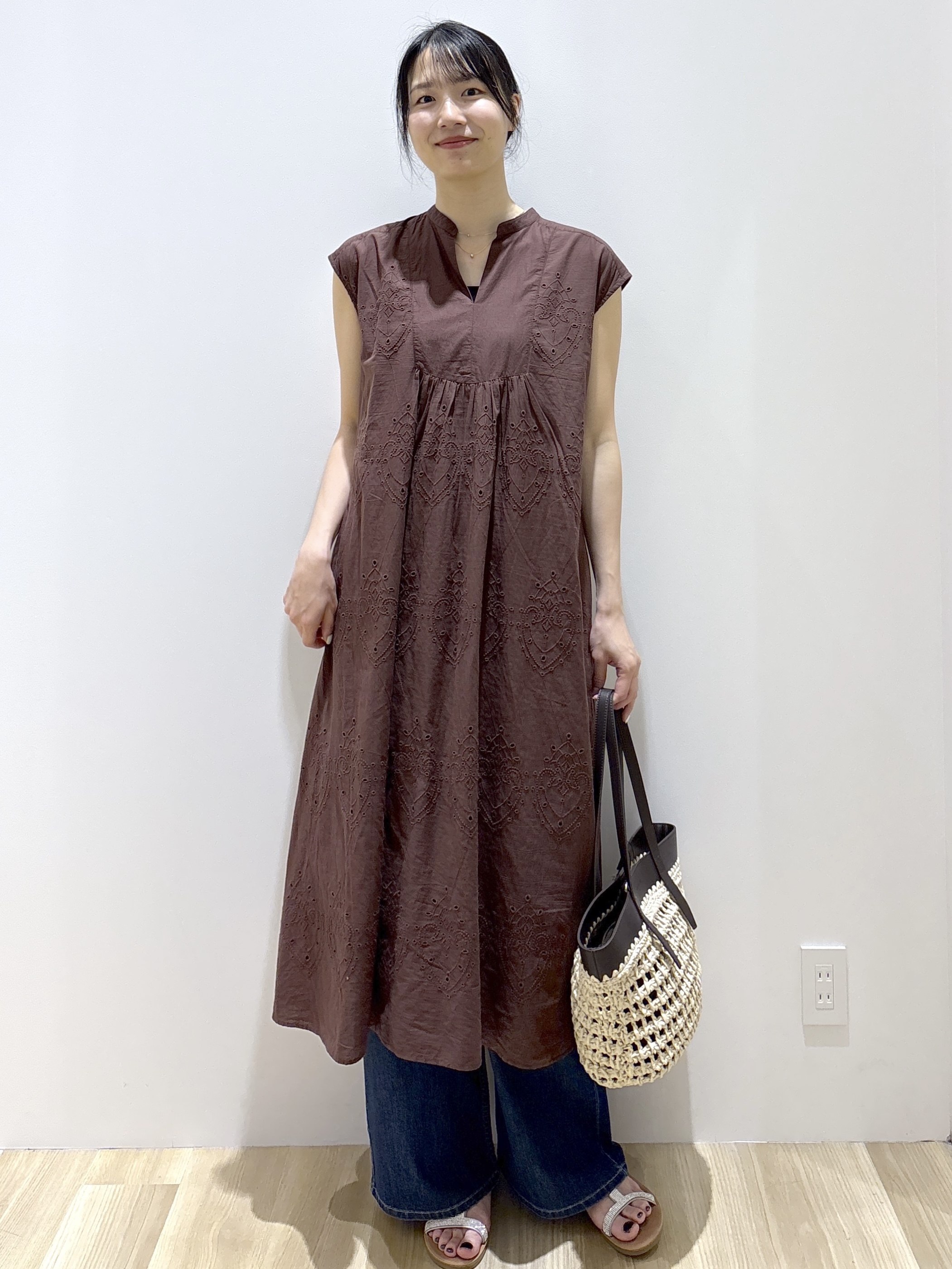 sachikoさんの「OPAQUE.CLIP｜アイレットレース刺繍ワンピース【洗える】」を使ったコーディネート