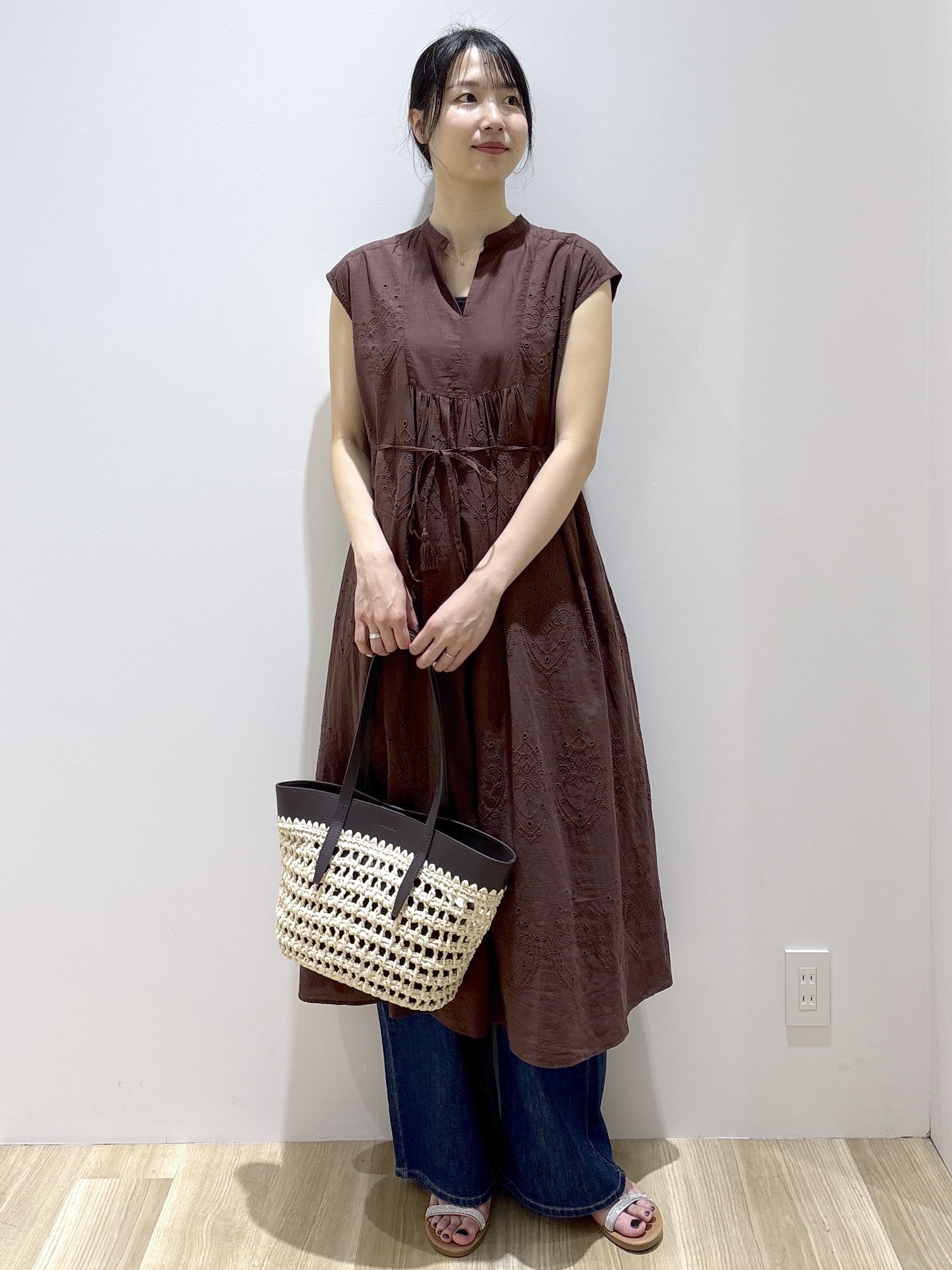 sachikoさんの「OPAQUE.CLIP｜アイレットレース刺繍ワンピース【洗える】」を使ったコーディネート