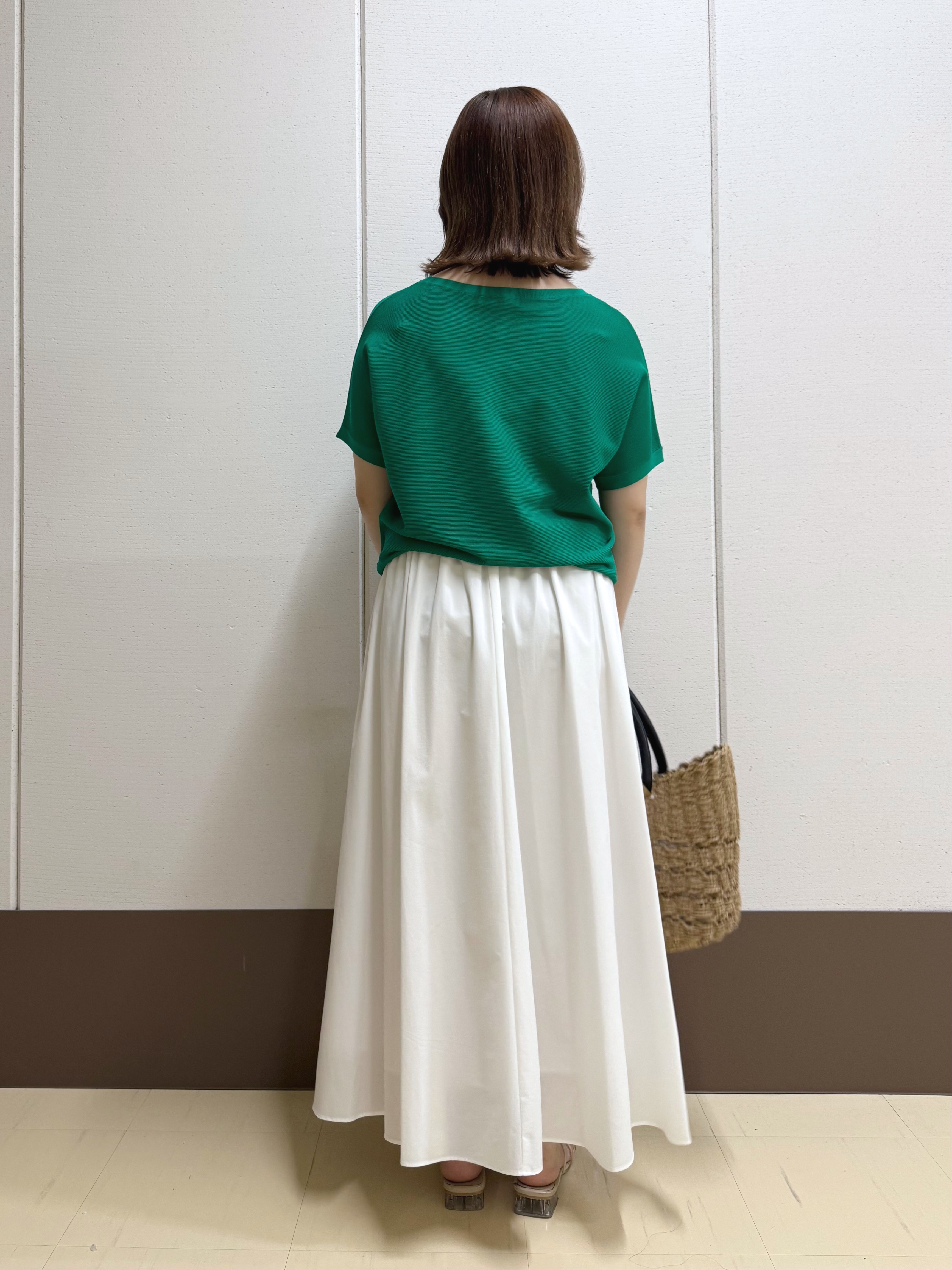 Rikoさんの「INDIVI｜【洗える】ガーター編みVネックニットT」を使ったコーディネート