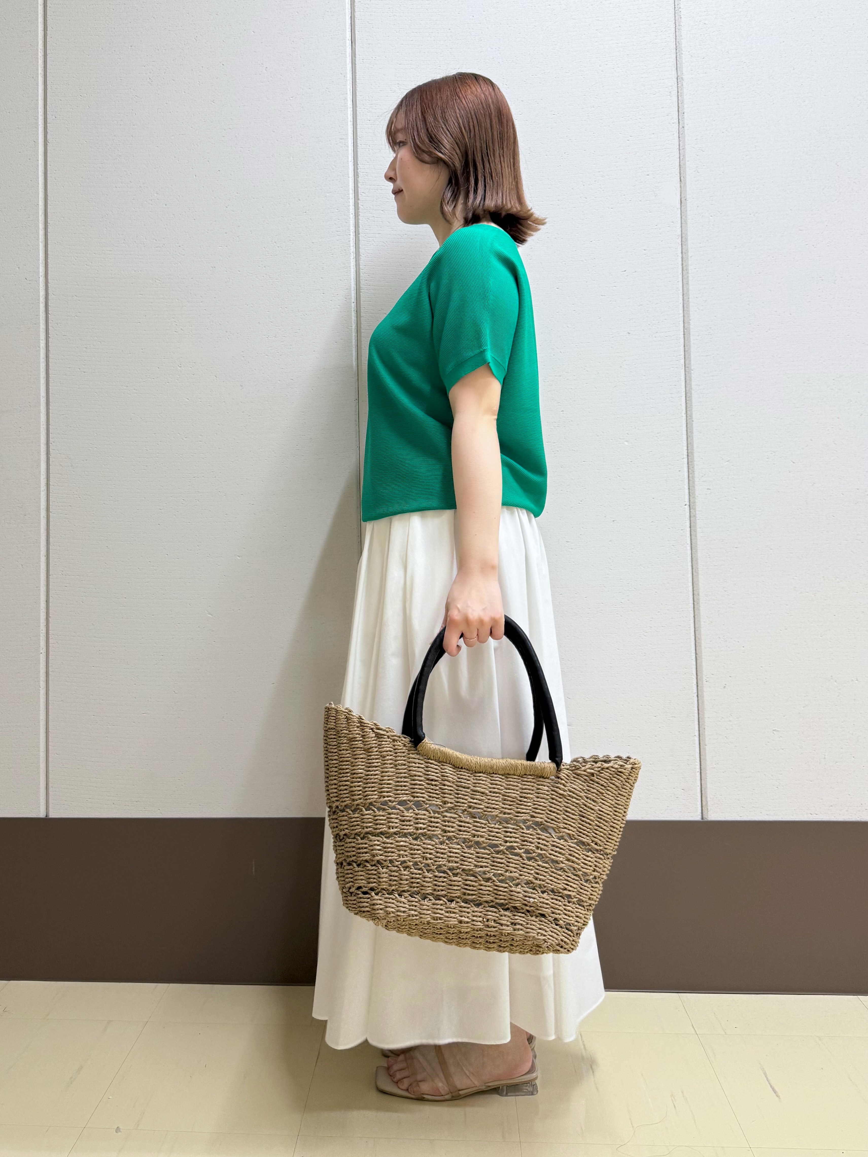 Rikoさんの「INDIVI｜【洗える】ガーター編みVネックニットT」を使ったコーディネート