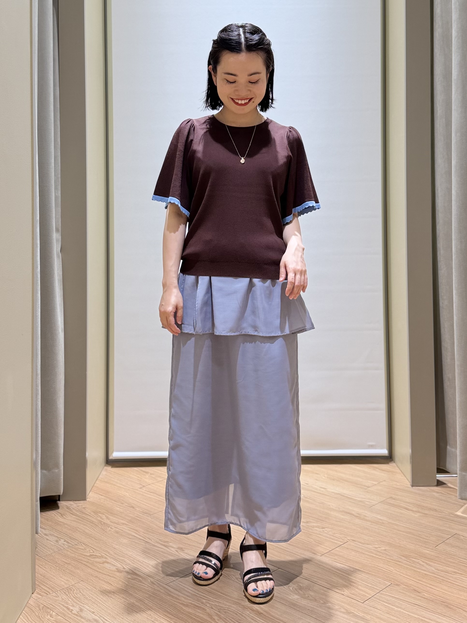 あんりさんの「grove｜高評価！【シリーズ累計36万枚！名品ニット】やわらかドライタッチ スカラップスリーブニット」を使ったコーディネート