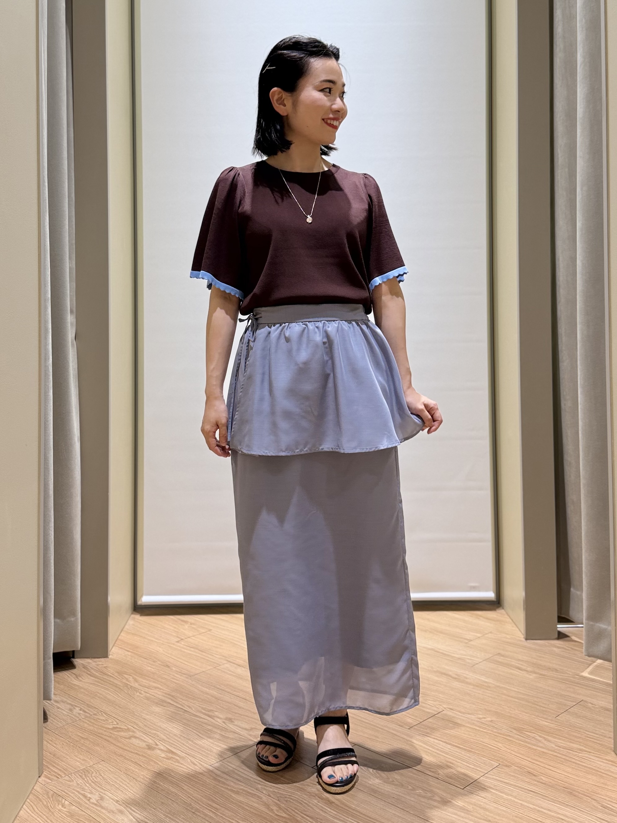 あんりさんの「grove｜高評価！【シリーズ累計36万枚！名品ニット】やわらかドライタッチ スカラップスリーブニット」を使ったコーディネート