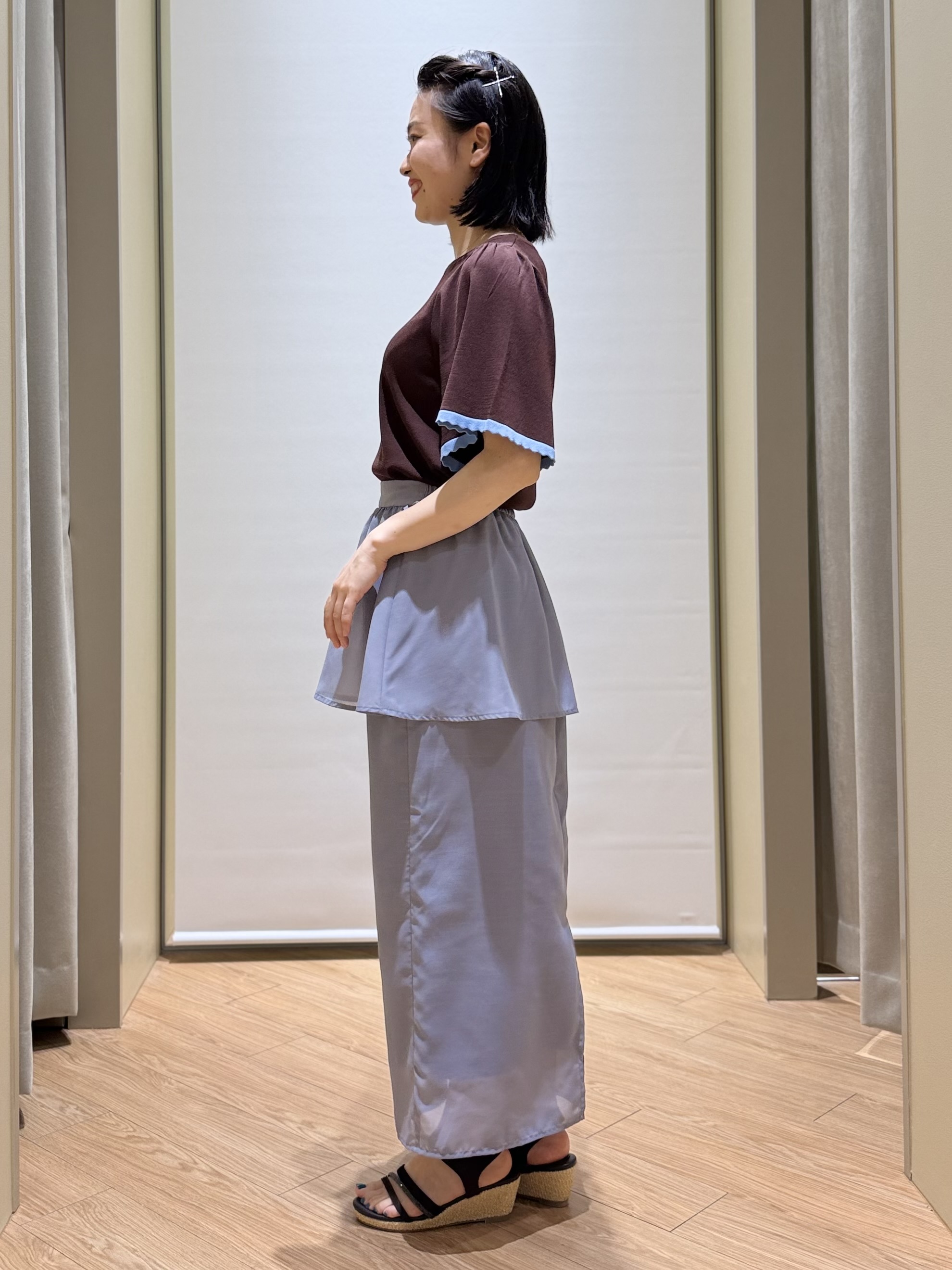 あんりさんの「grove｜高評価！【シリーズ累計36万枚！名品ニット】やわらかドライタッチ スカラップスリーブニット」を使ったコーディネート