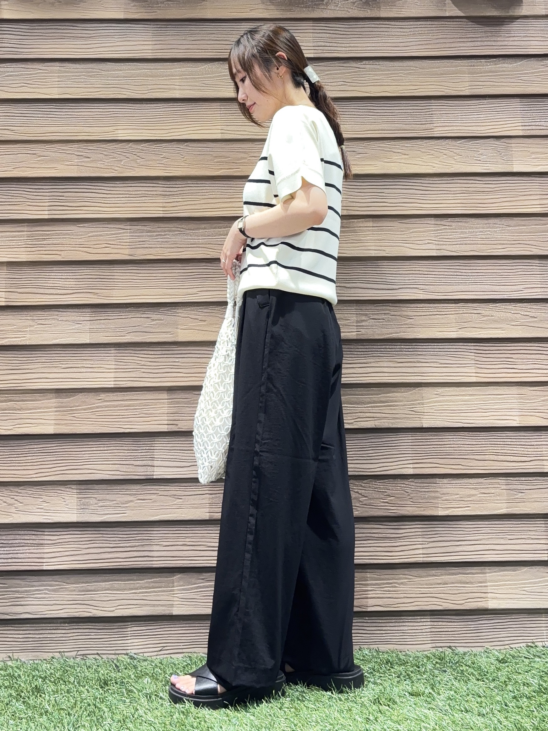 himiさんの「SHOO･LA･RUE｜【毎日洗える/UV】二の腕隠れる さらっとドルマン半袖ニット」を使ったコーディネート