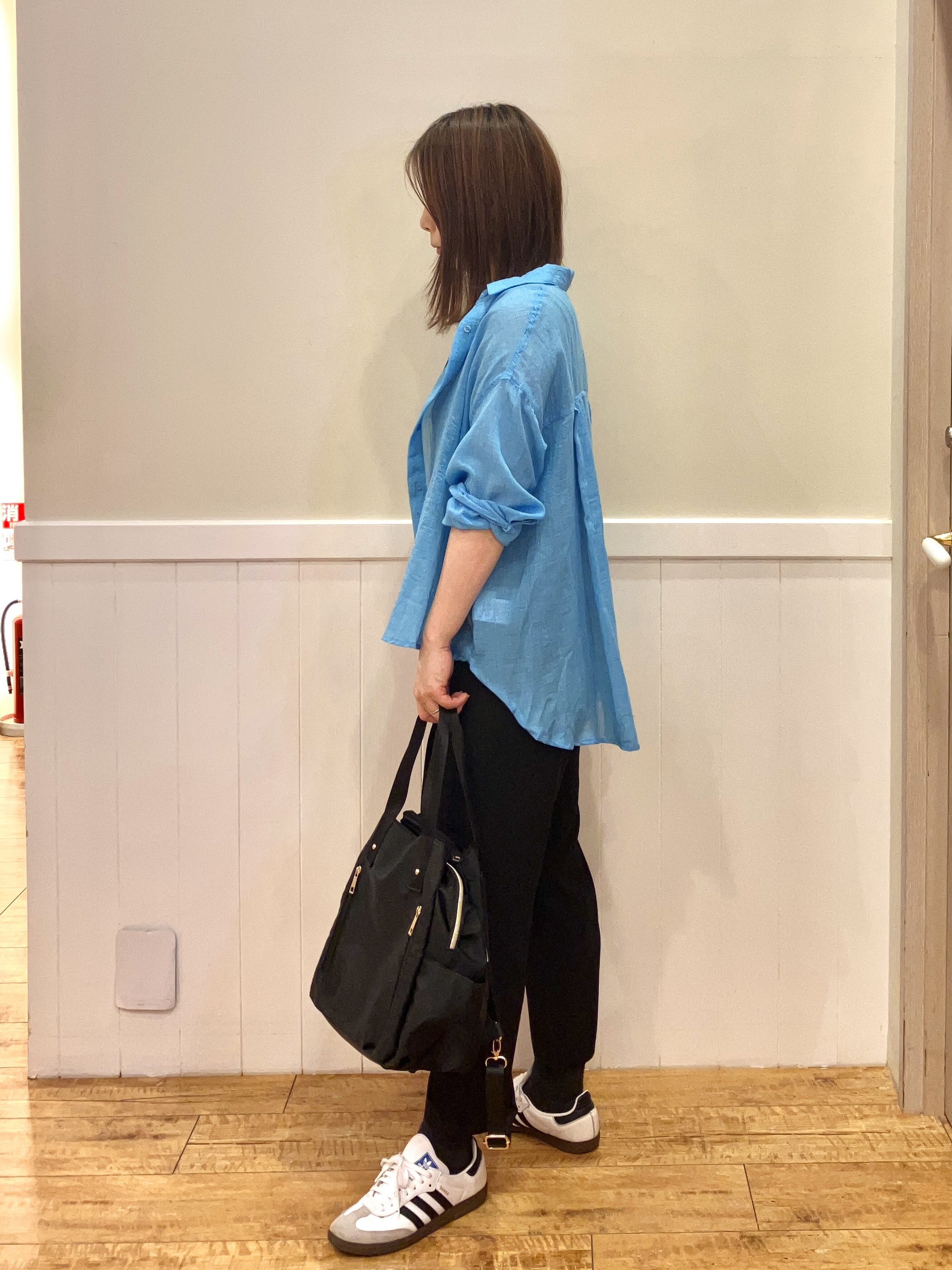 FUJIさんの「SHOO･LA･RUE｜【体型カバー】ふんわり質感 やわらかこなれシアーシャツ」を使ったコーディネート