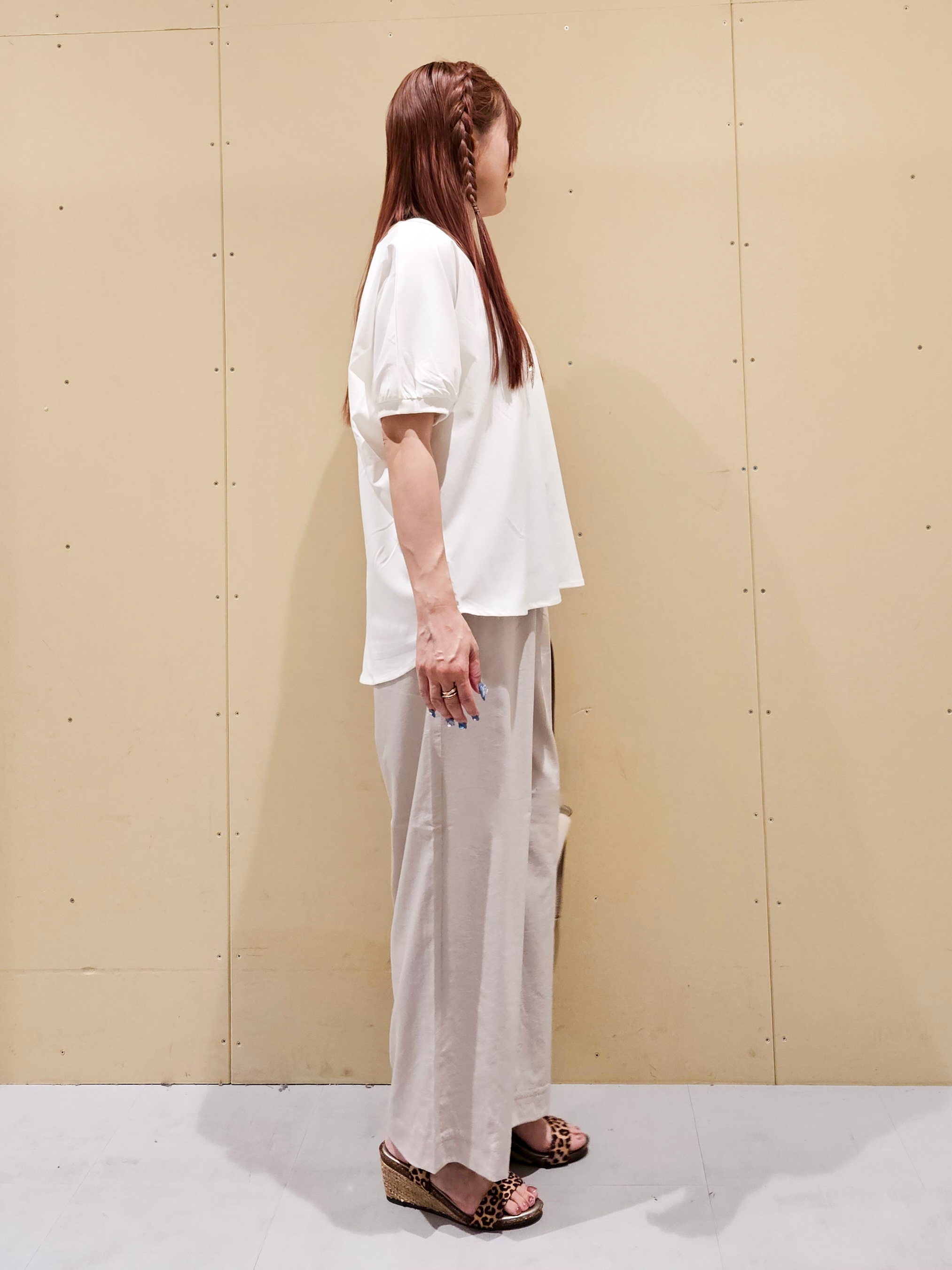 ゆゆさんの「SHOO･LA･RUE｜【洗濯後しわになりにくい】インせず着られる さらっとタッチのドルマンブラウス」を使ったコーディネート