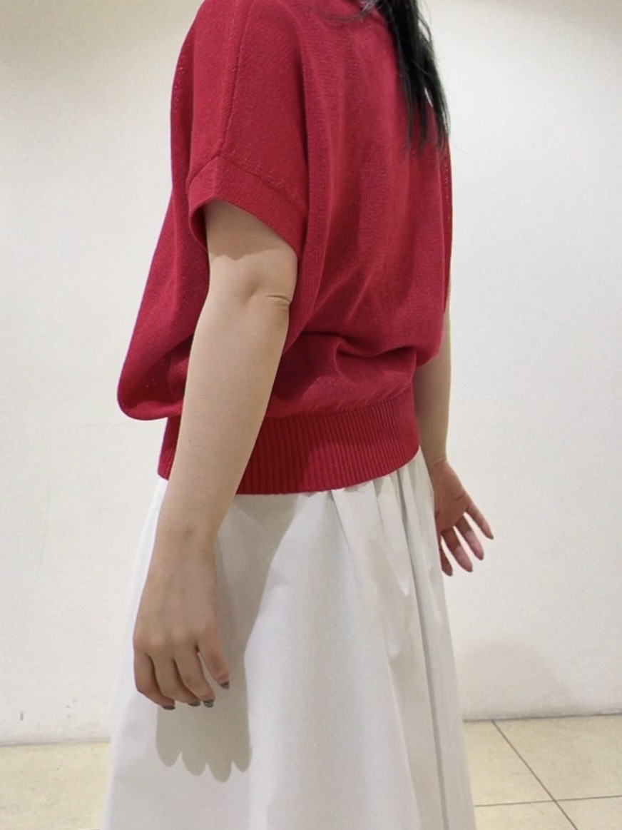 watanabeさんの「UNTITLED｜【洗える/清涼感】ドライタッチスリーブレスカーディガン」を使ったコーディネート