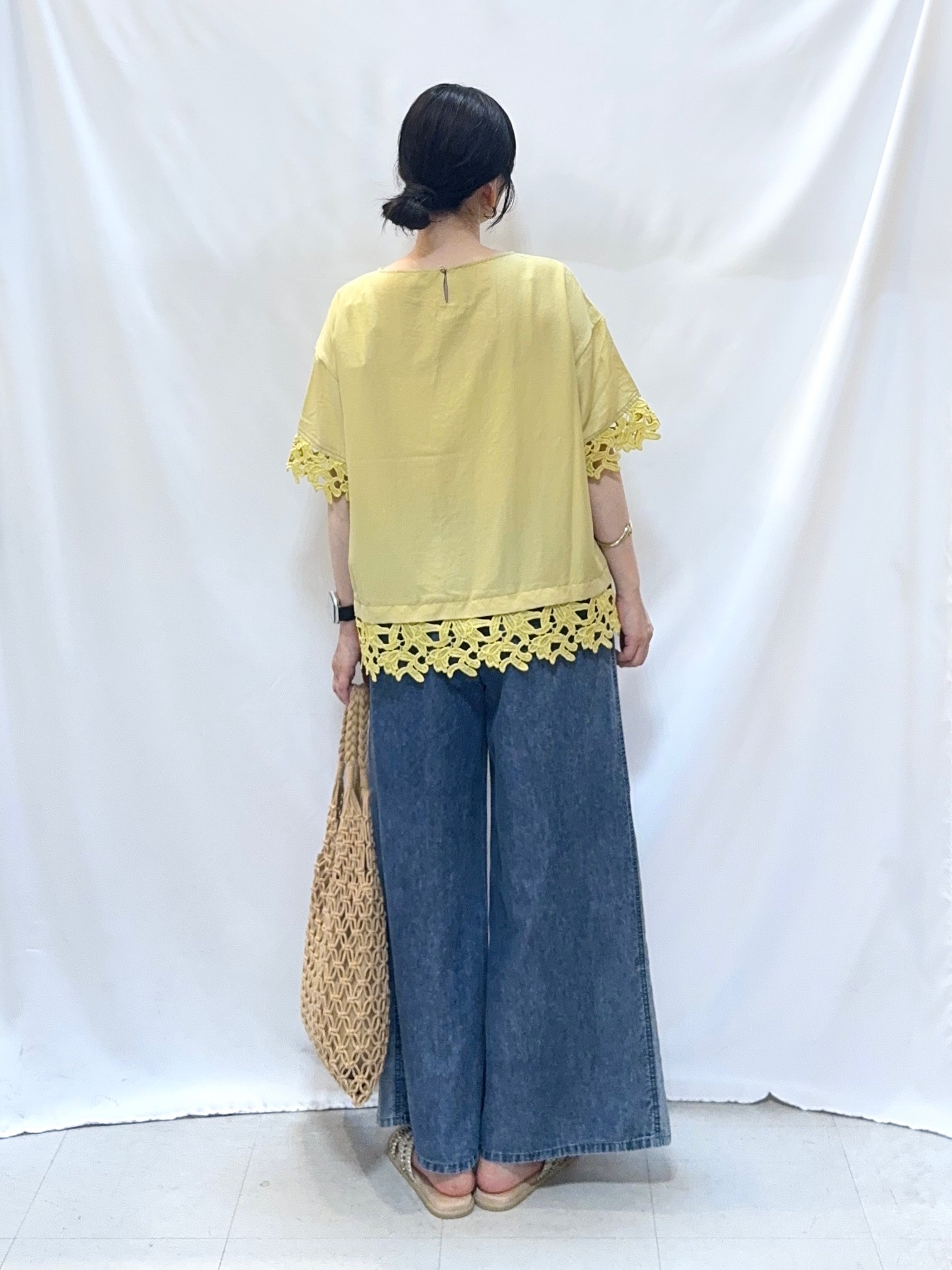 𝐇𝐢𝐫𝐨𝐦𝐢さんの「SHOO･LA･RUE｜【洗濯後しわになりにくい/S-LL】コーデの主役になる レース付きブラウス」を使ったコーディネート