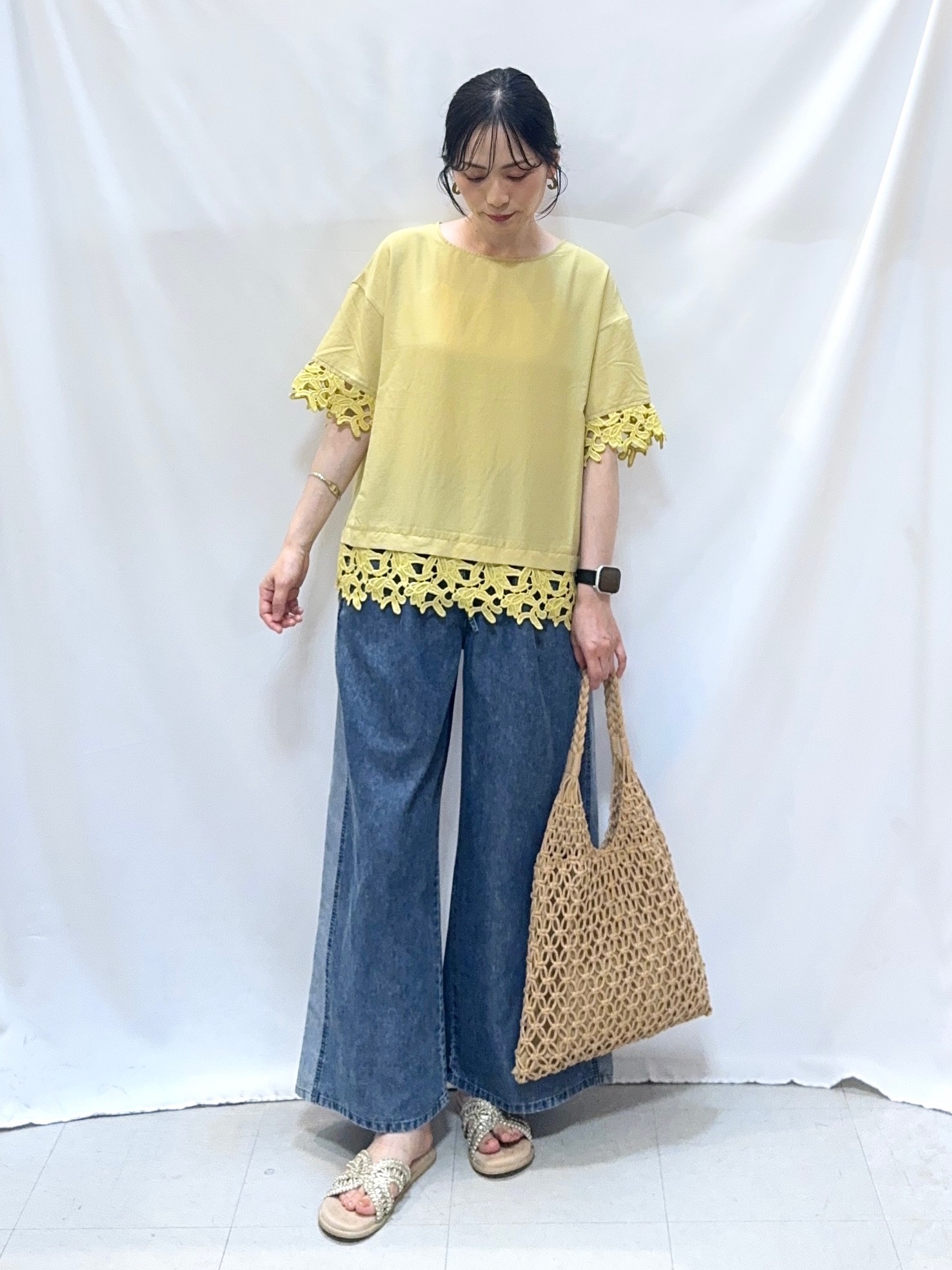 𝐇𝐢𝐫𝐨𝐦𝐢さんの「SHOO･LA･RUE｜【洗濯後しわになりにくい/S-LL】コーデの主役になる レース付きブラウス」を使ったコーディネート