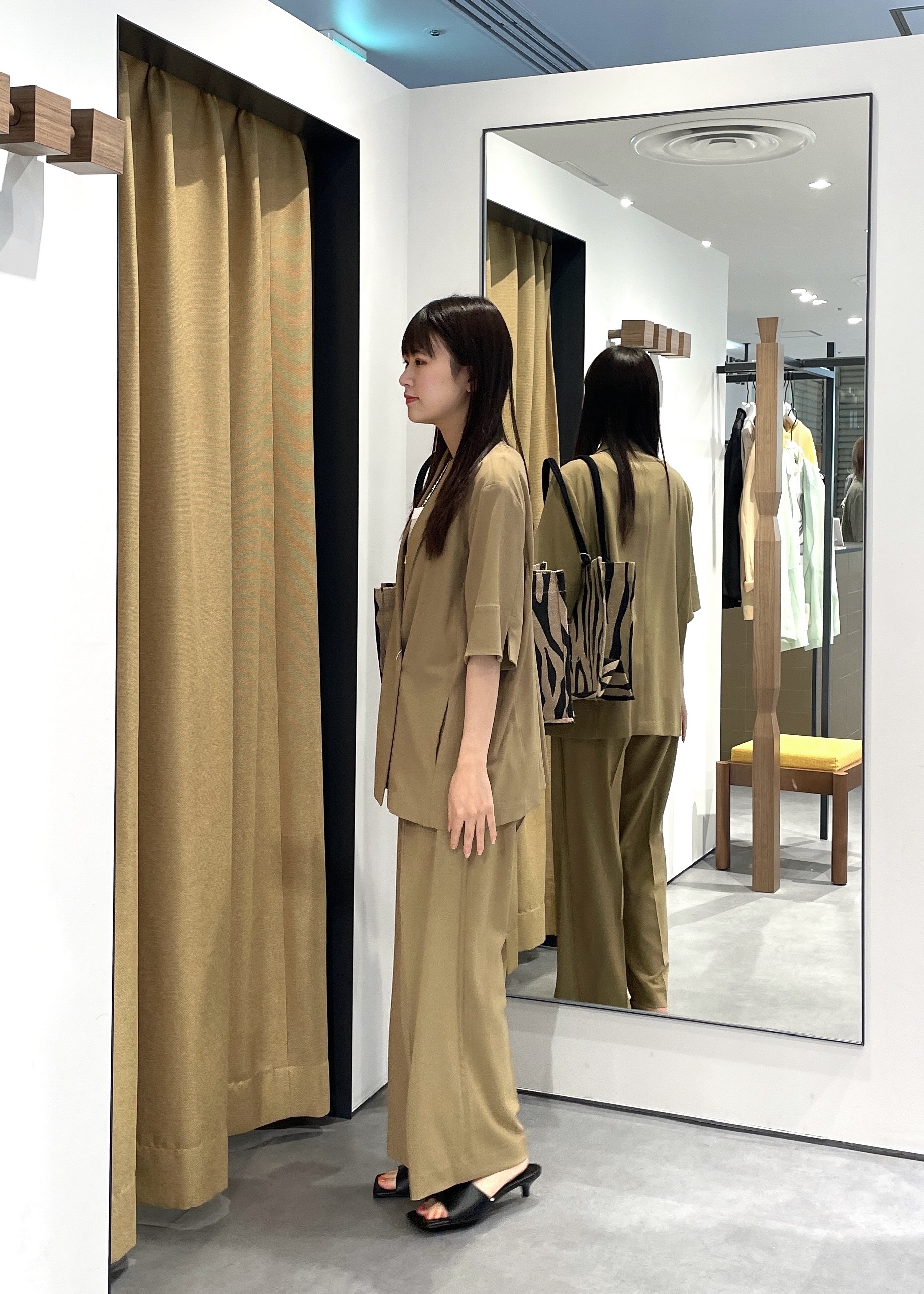 Renoさんの「INDIVI｜Comfy SET UP｜ハーフスリーブジャケット【セットアップ対応／通勤／接触冷感／UVカット】」を使ったコーディネート