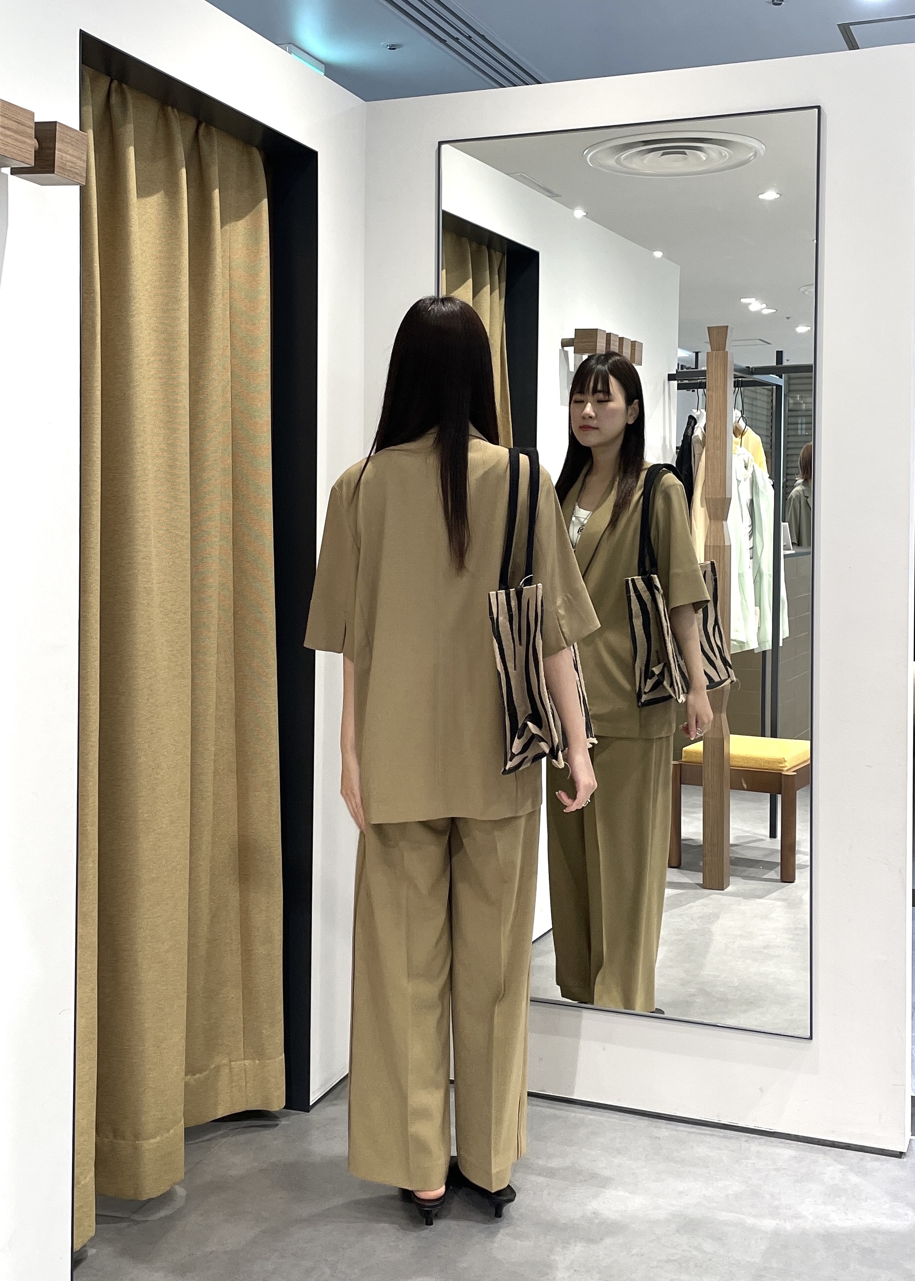 Renoさんの「INDIVI｜Comfy SET UP｜ハーフスリーブジャケット【セットアップ対応／通勤／接触冷感／UVカット】」を使ったコーディネート