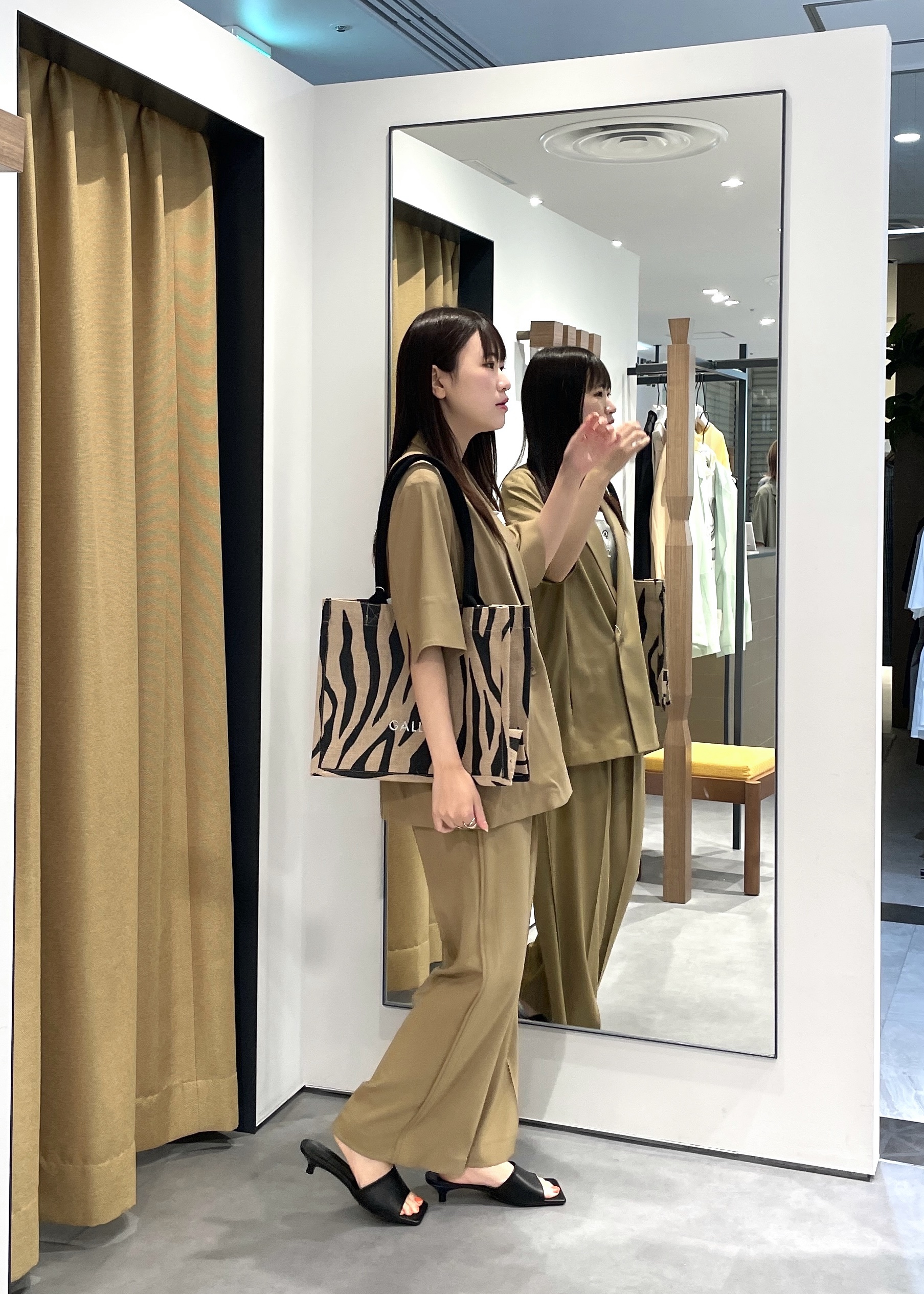 Renoさんの「INDIVI｜Comfy SET UP｜ハーフスリーブジャケット【セットアップ対応／通勤／接触冷感／UVカット】」を使ったコーディネート