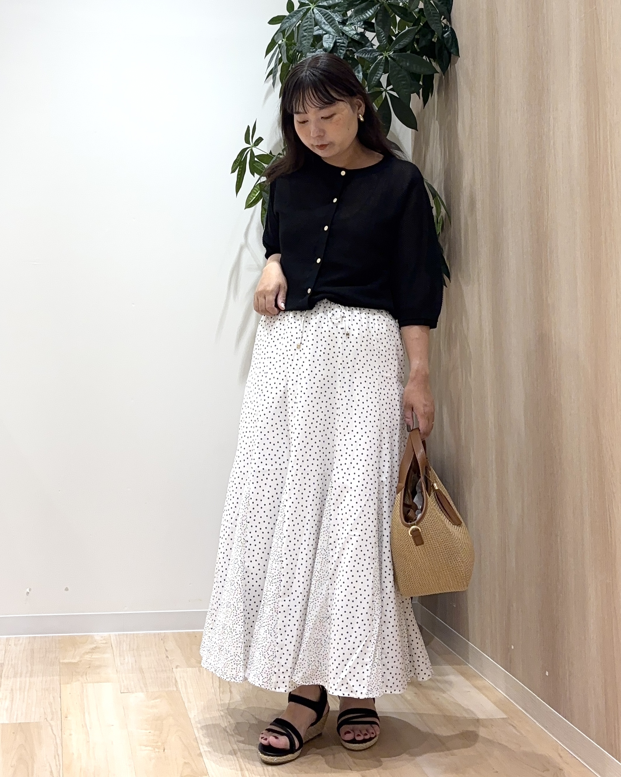 miraiさんの「grove｜【洗える】透けない、大人のメッシュカーディガン」を使ったコーディネート