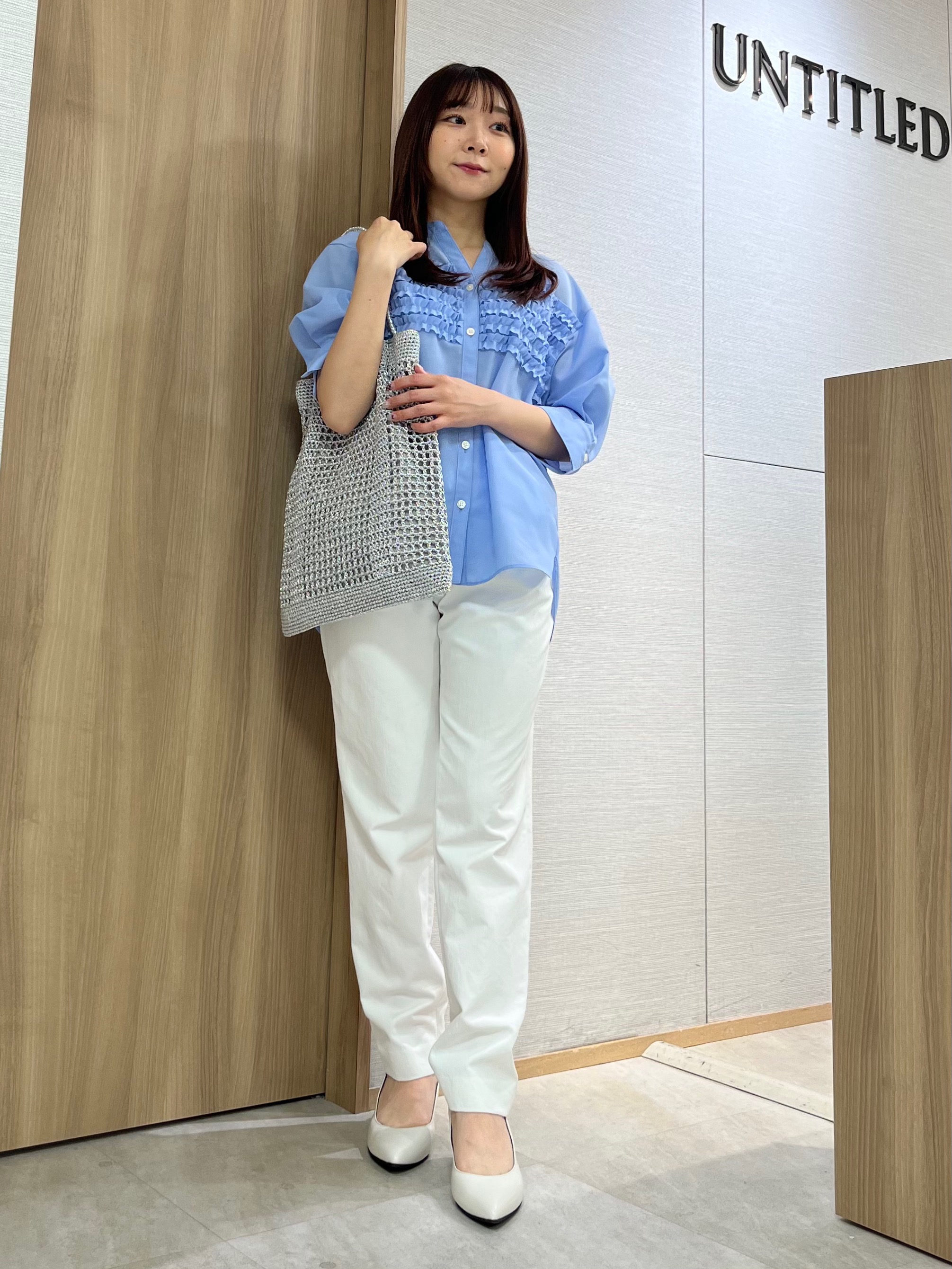 KAHOさんの「UNTITLED｜【接触冷感/通気性/洗える】フロントフリルブラウス」を使ったコーディネート