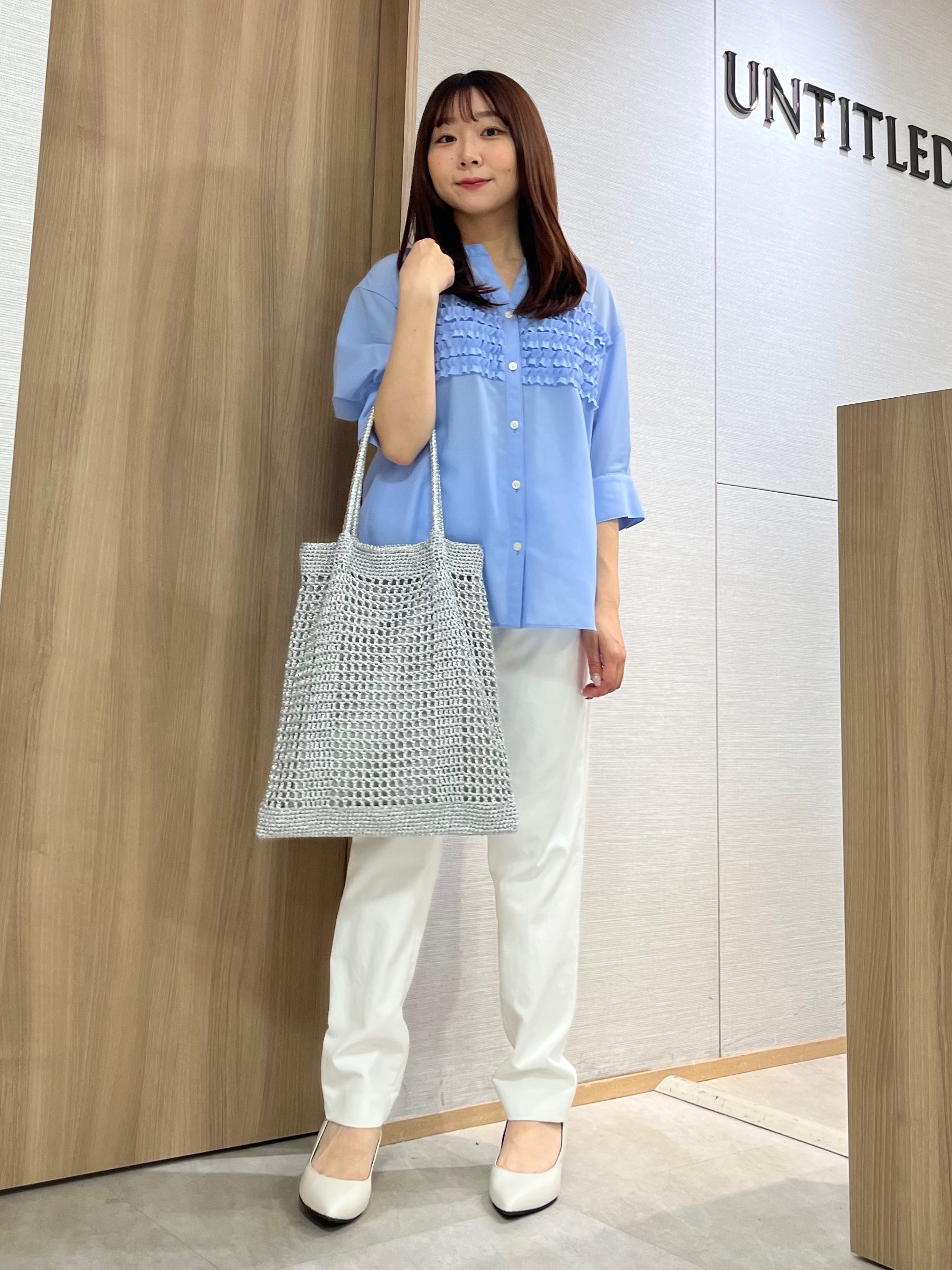 KAHOさんの「UNTITLED｜【接触冷感/通気性/洗える】フロントフリルブラウス」を使ったコーディネート