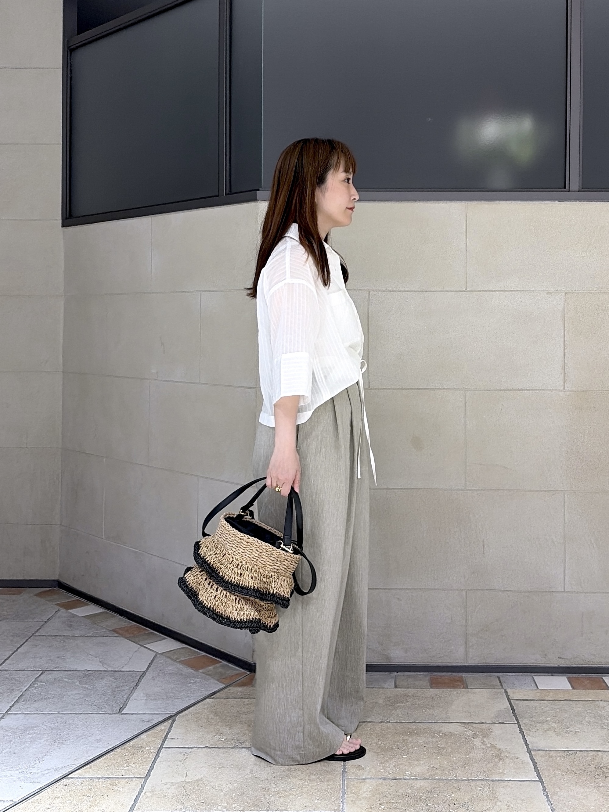 よねさんの「INDIVI｜ボックスシルエットシアーシャツ【接触冷感】」を使ったコーディネート