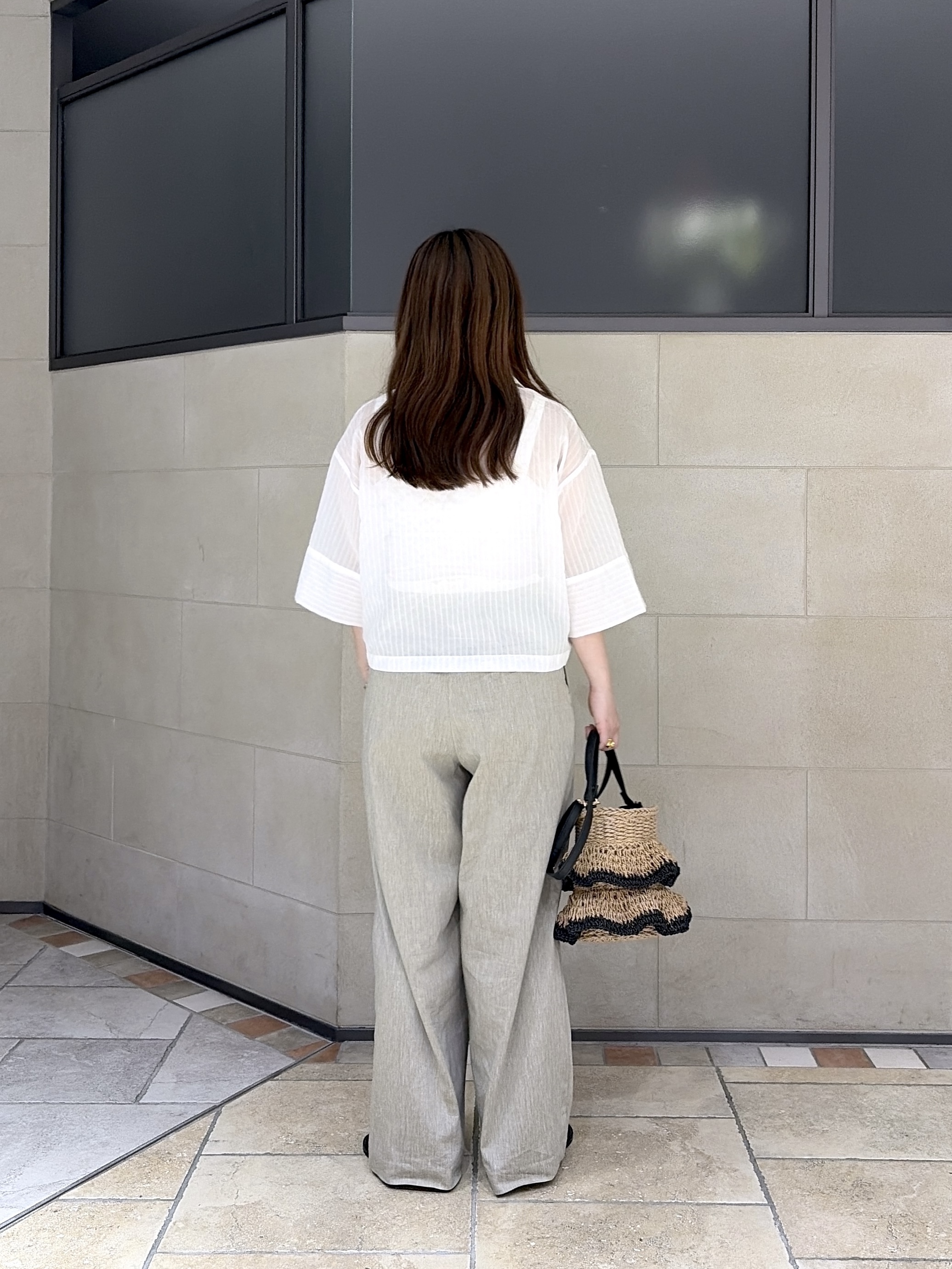 よねさんの「INDIVI｜ボックスシルエットシアーシャツ【接触冷感】」を使ったコーディネート