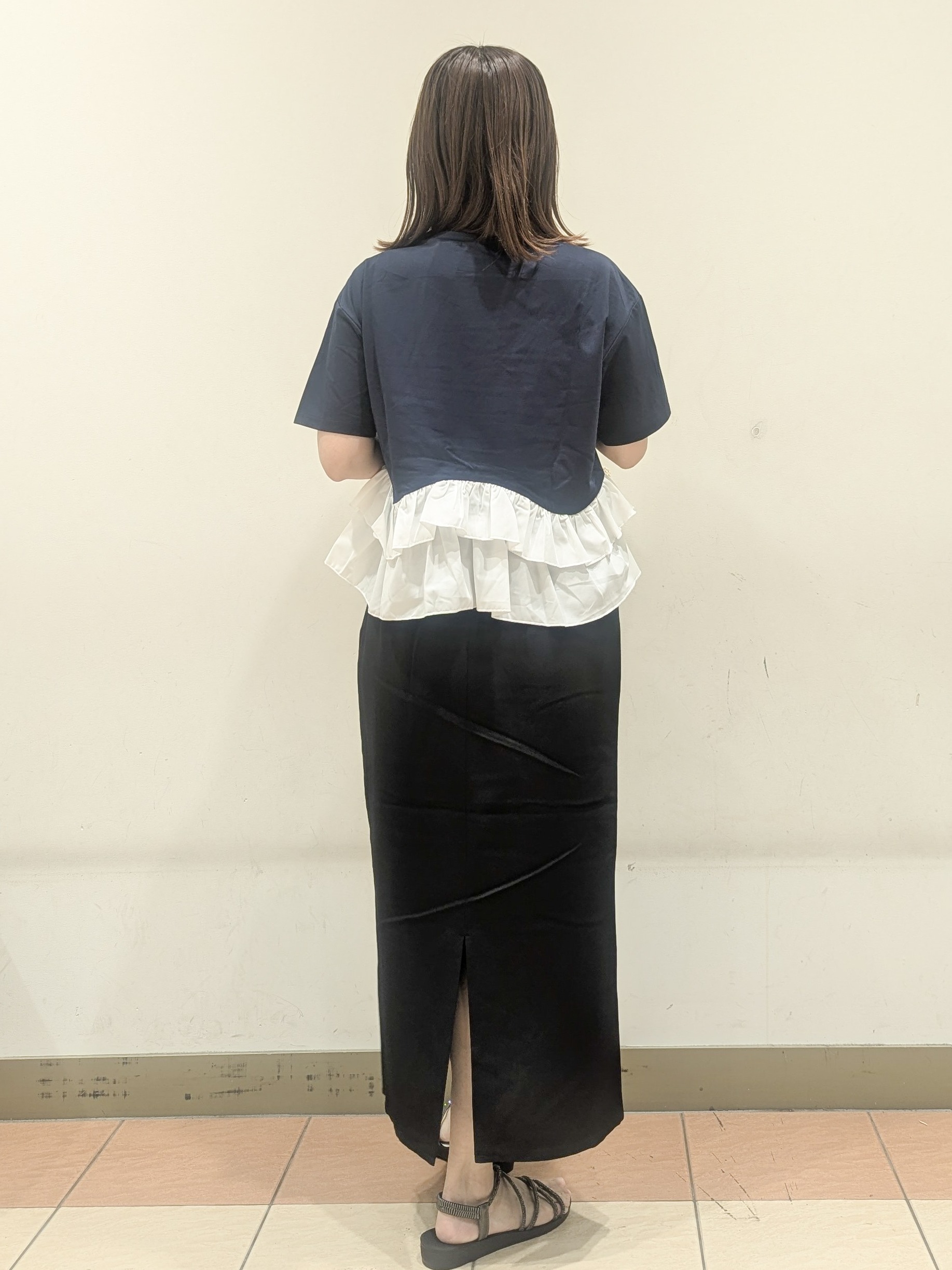 Miさんの「OPAQUE.CLIP｜裾フリルドッキングTシャツ【洗濯機OK】」を使ったコーディネート