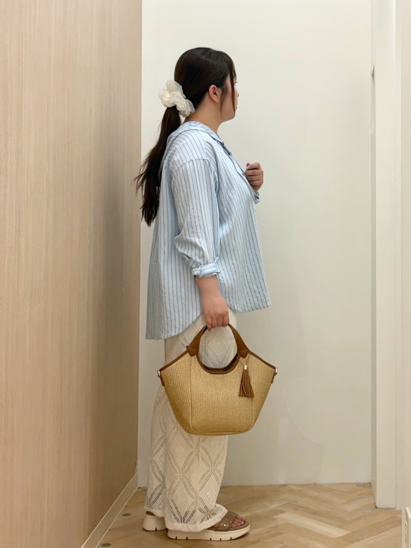 akariさんの「grove｜【洗える】大人のストライプ フーディシャツ」を使ったコーディネート