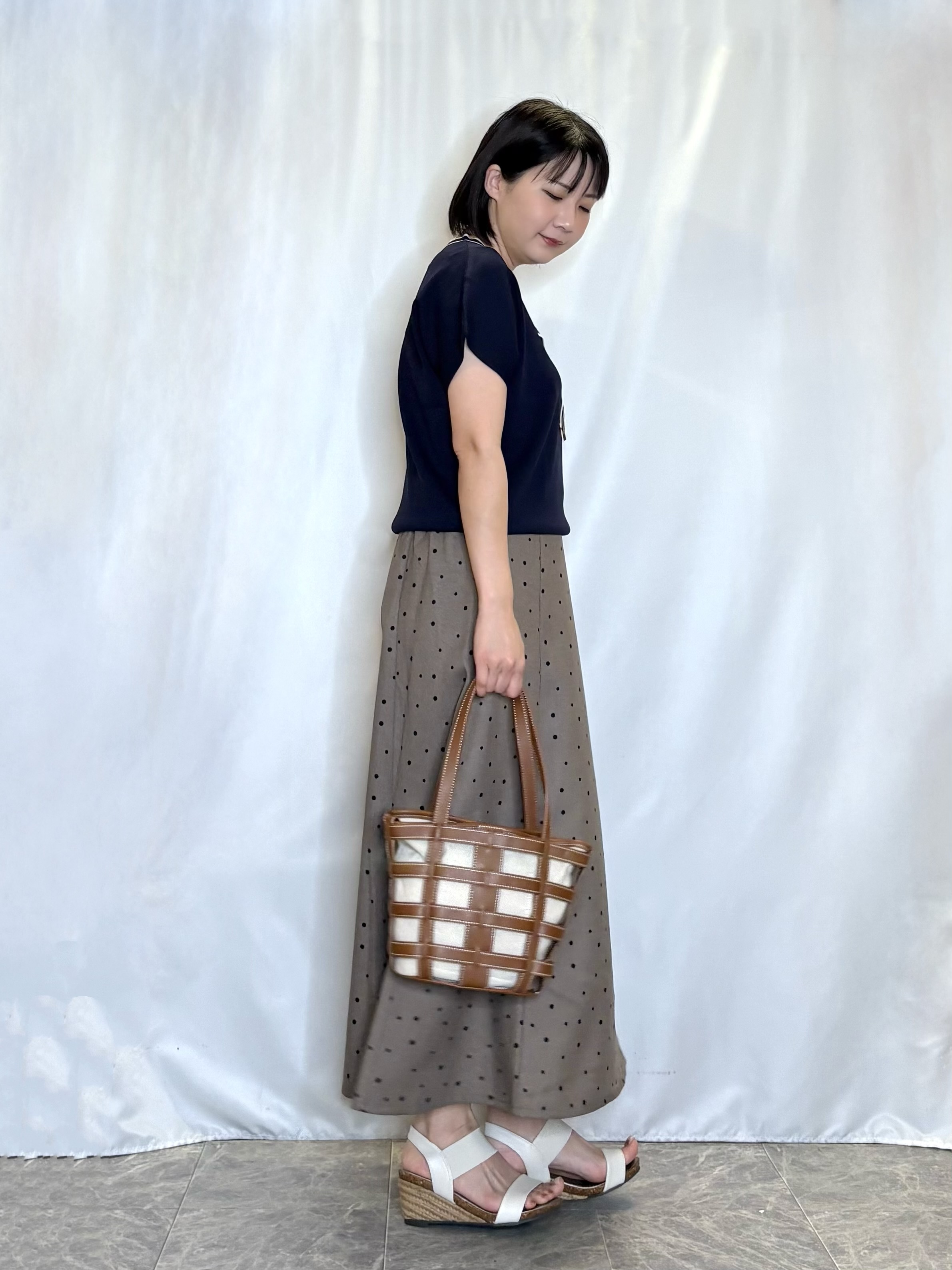ネリさんの「SHOO･LA･RUE｜【高レビュー/毎日洗える/UV】二の腕も隠せる 配色ボウタイニット」を使ったコーディネート