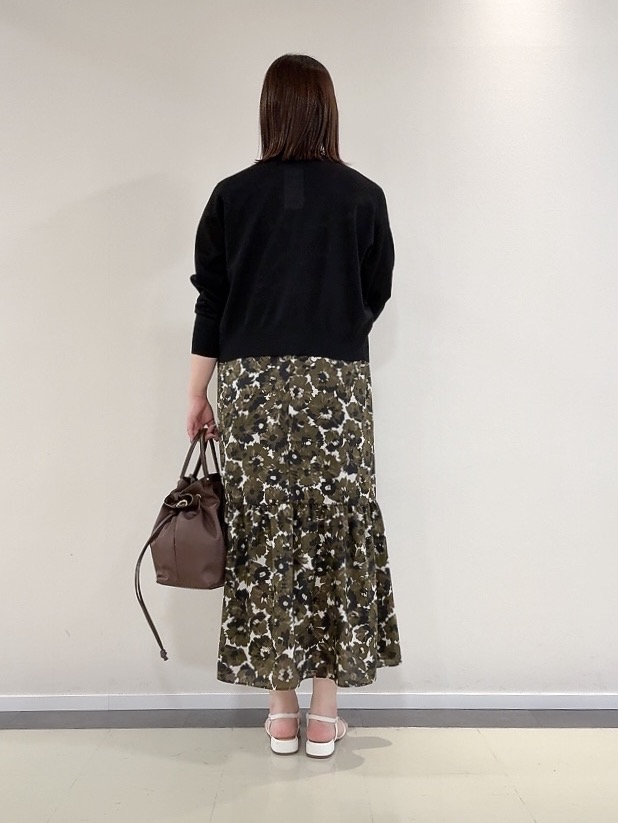 YUIさんの「UNTITLED｜【アンサンブル可/日除け・冷房対策】シアーレーヨンZIPカーディガン」を使ったコーディネート