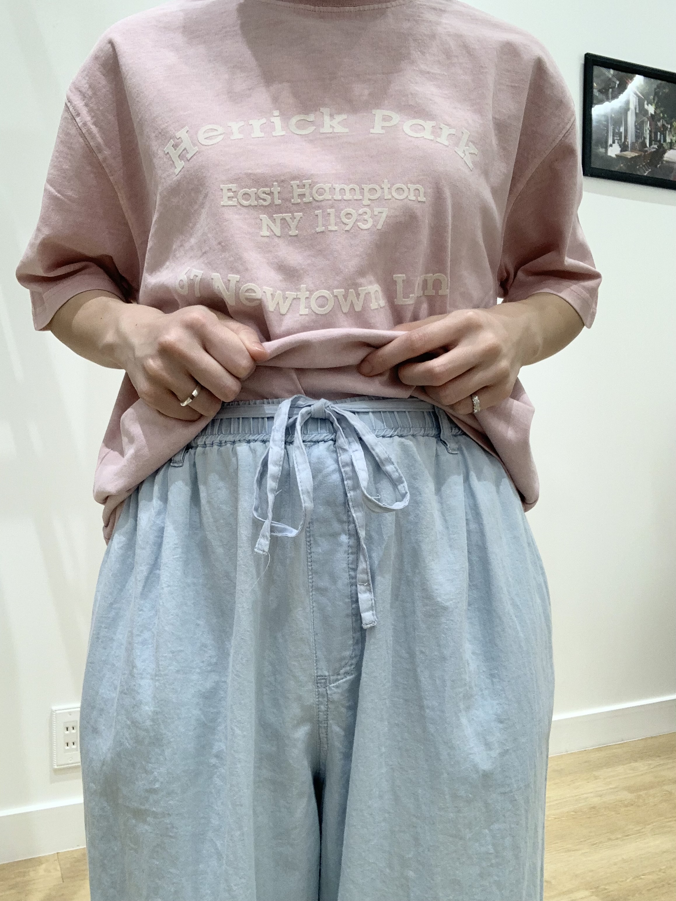 IMARIさんの「Dessin｜【ユニセックス/洗える】ピグメントロゴTシャツ」を使ったコーディネート