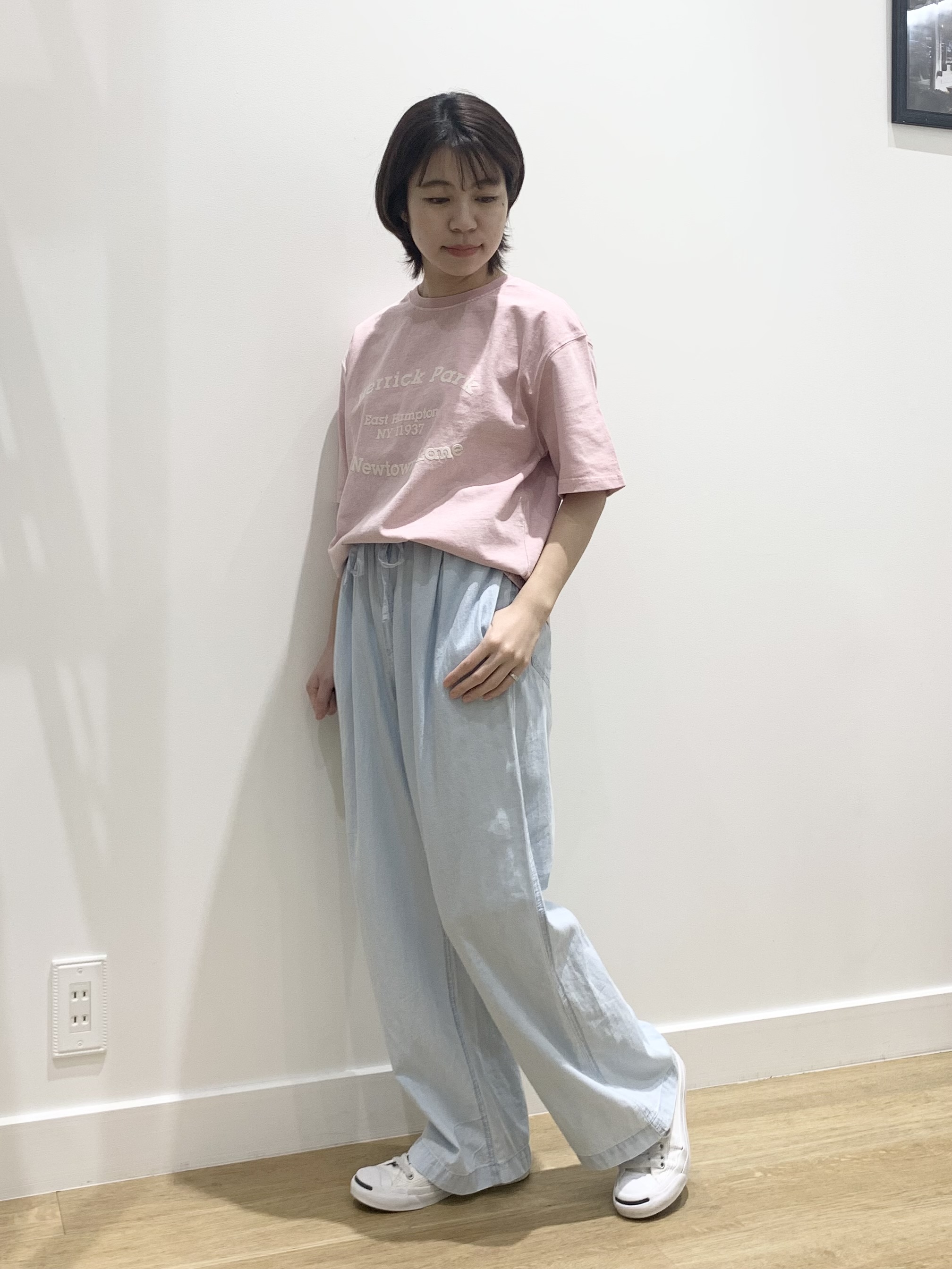 IMARIさんの「Dessin｜【ユニセックス/洗える】ピグメントロゴTシャツ」を使ったコーディネート