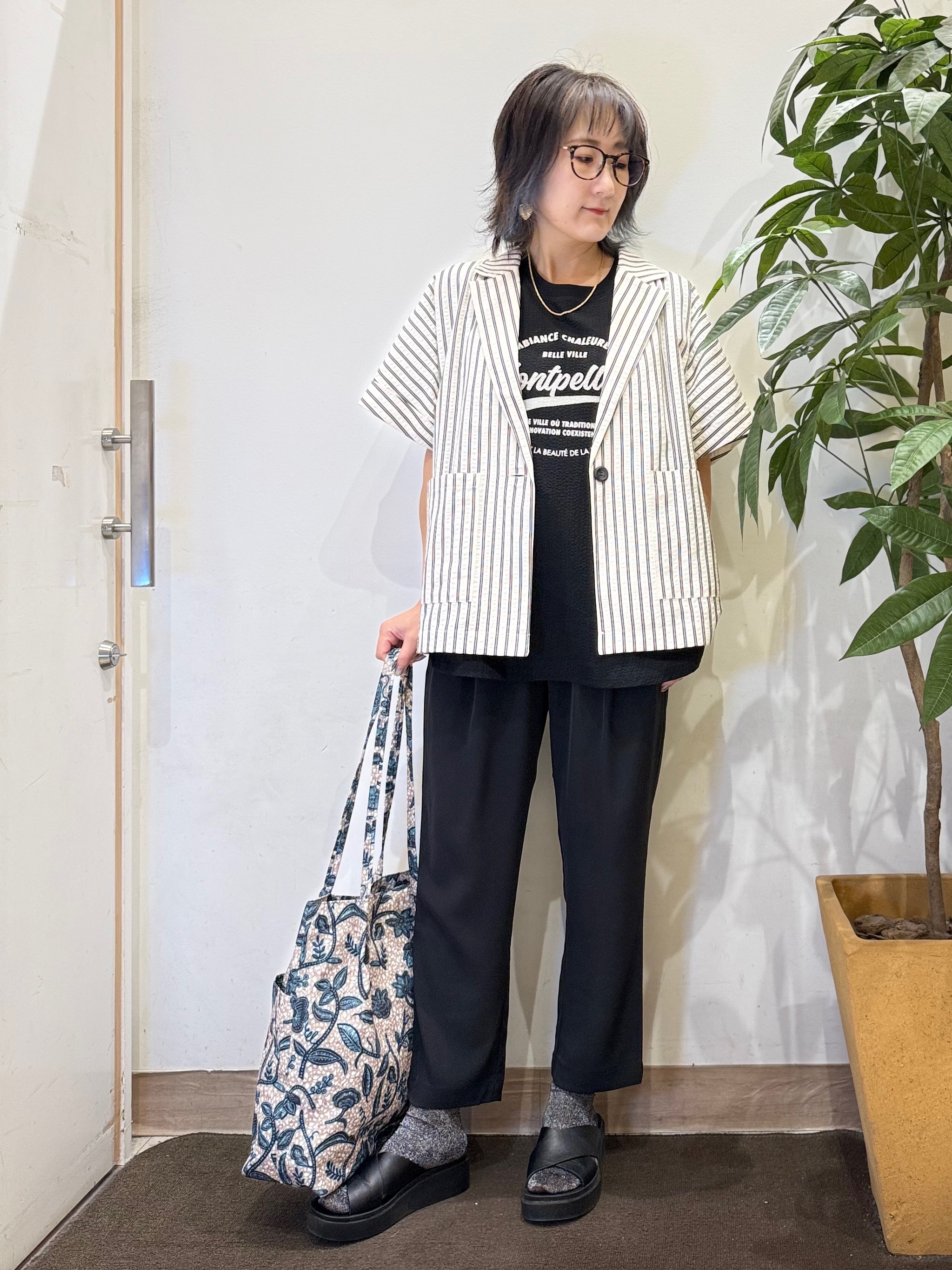 misakiさんの「SHOO･LA･RUE｜【S-LL/吸水速乾/セットアップ可】羽織るだけで主役になる サッカーストライプシャツジャケット」を使ったコーディネート