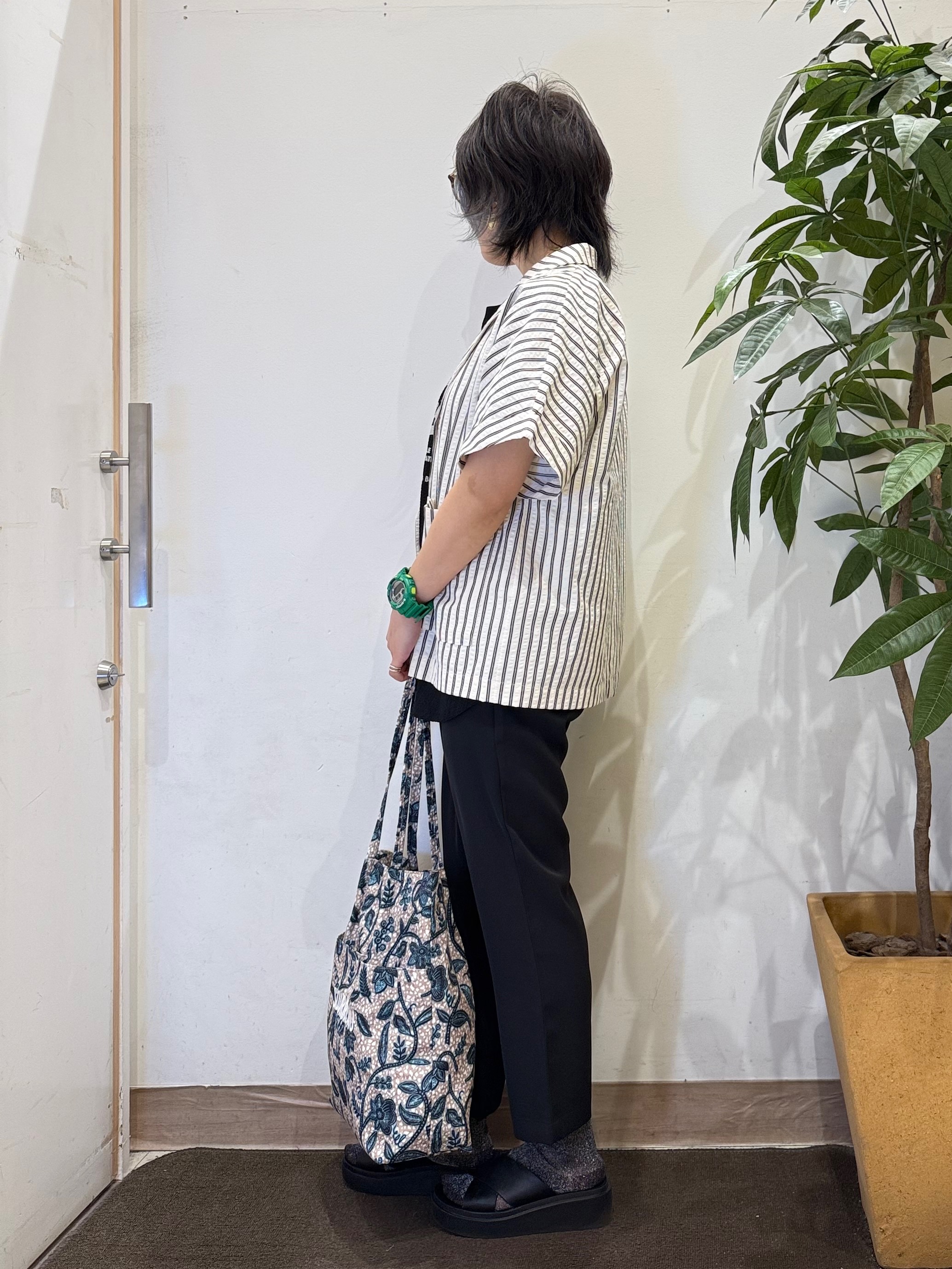 misakiさんの「SHOO･LA･RUE｜【S-LL/吸水速乾/セットアップ可】羽織るだけで主役になる サッカーストライプシャツジャケット」を使ったコーディネート
