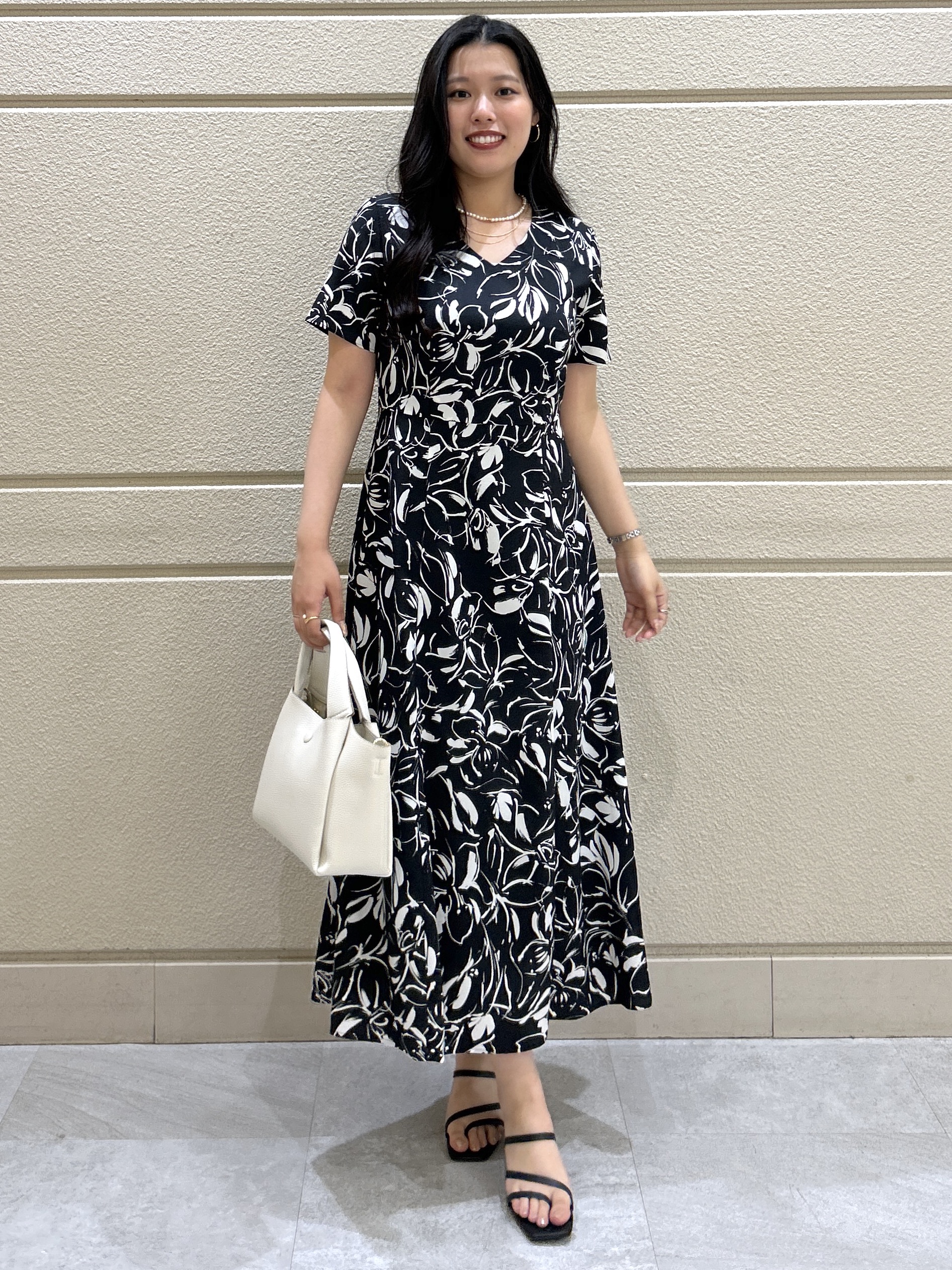 Momokaさんの「COUP DE CHANCE｜【手洗い可／日本製】フラワープリントワンピース」を使ったコーディネート