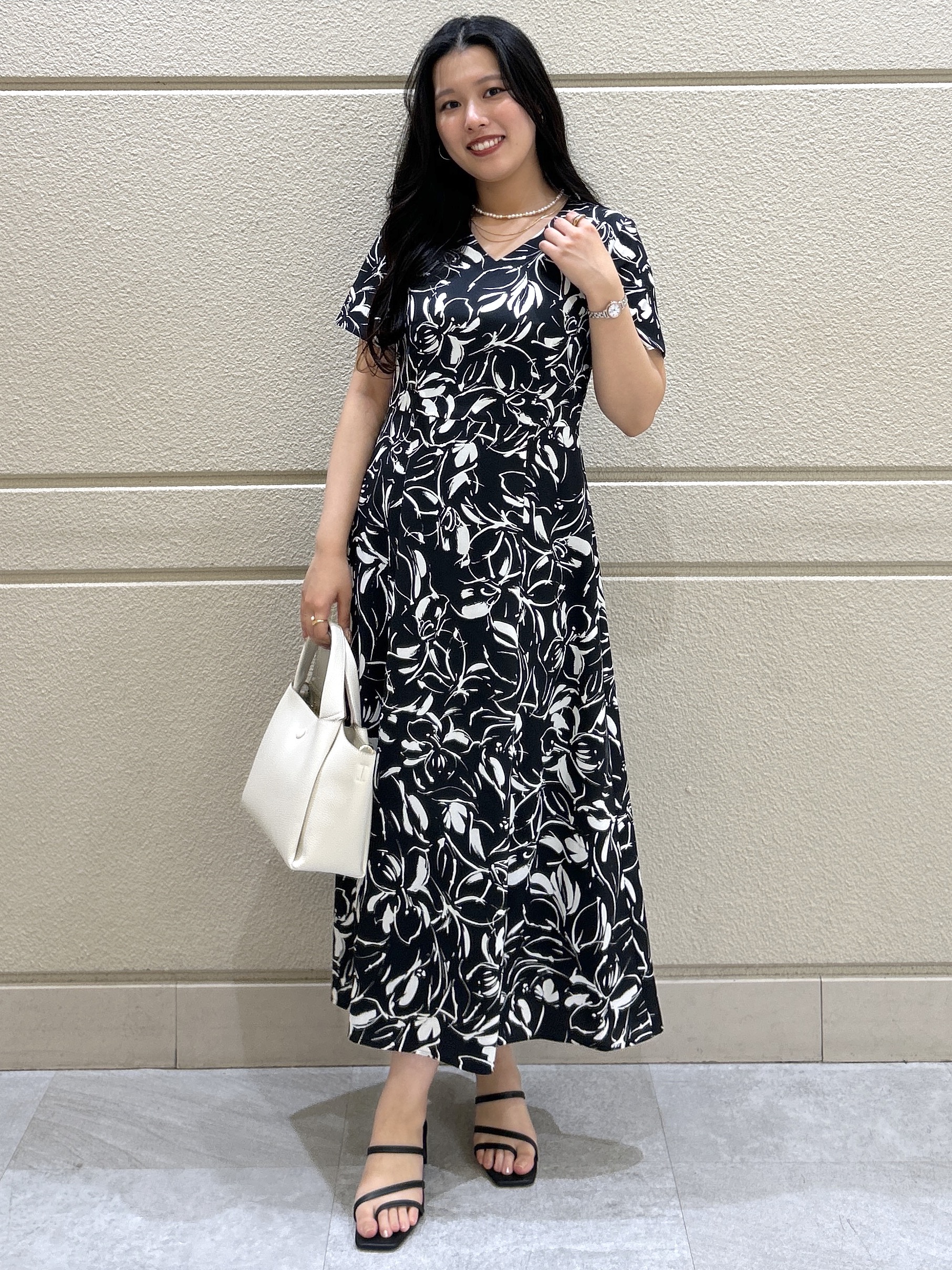 Momokaさんの「COUP DE CHANCE｜【手洗い可／日本製】フラワープリントワンピース」を使ったコーディネート