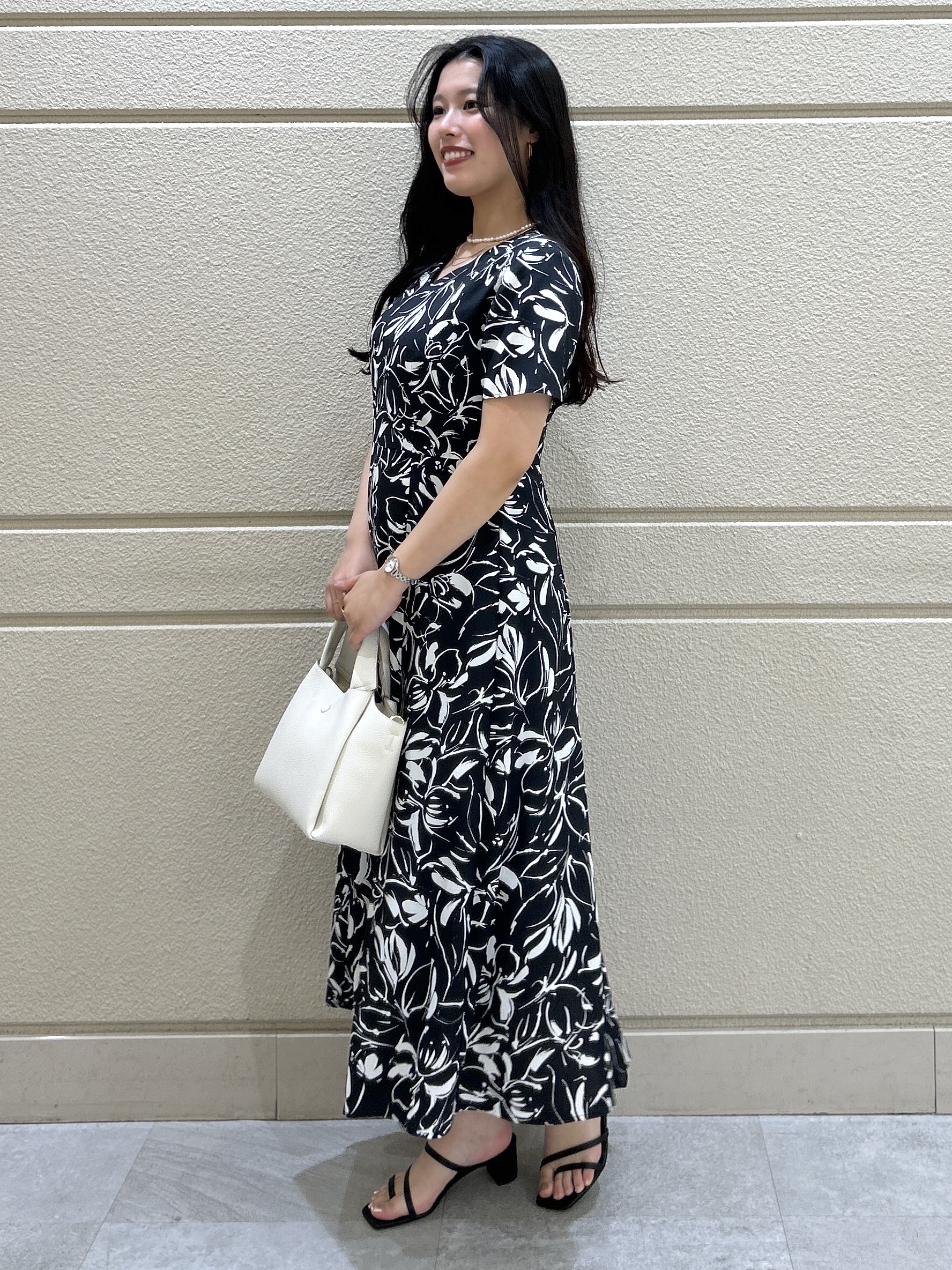 Momokaさんの「COUP DE CHANCE｜【手洗い可／日本製】フラワープリントワンピース」を使ったコーディネート