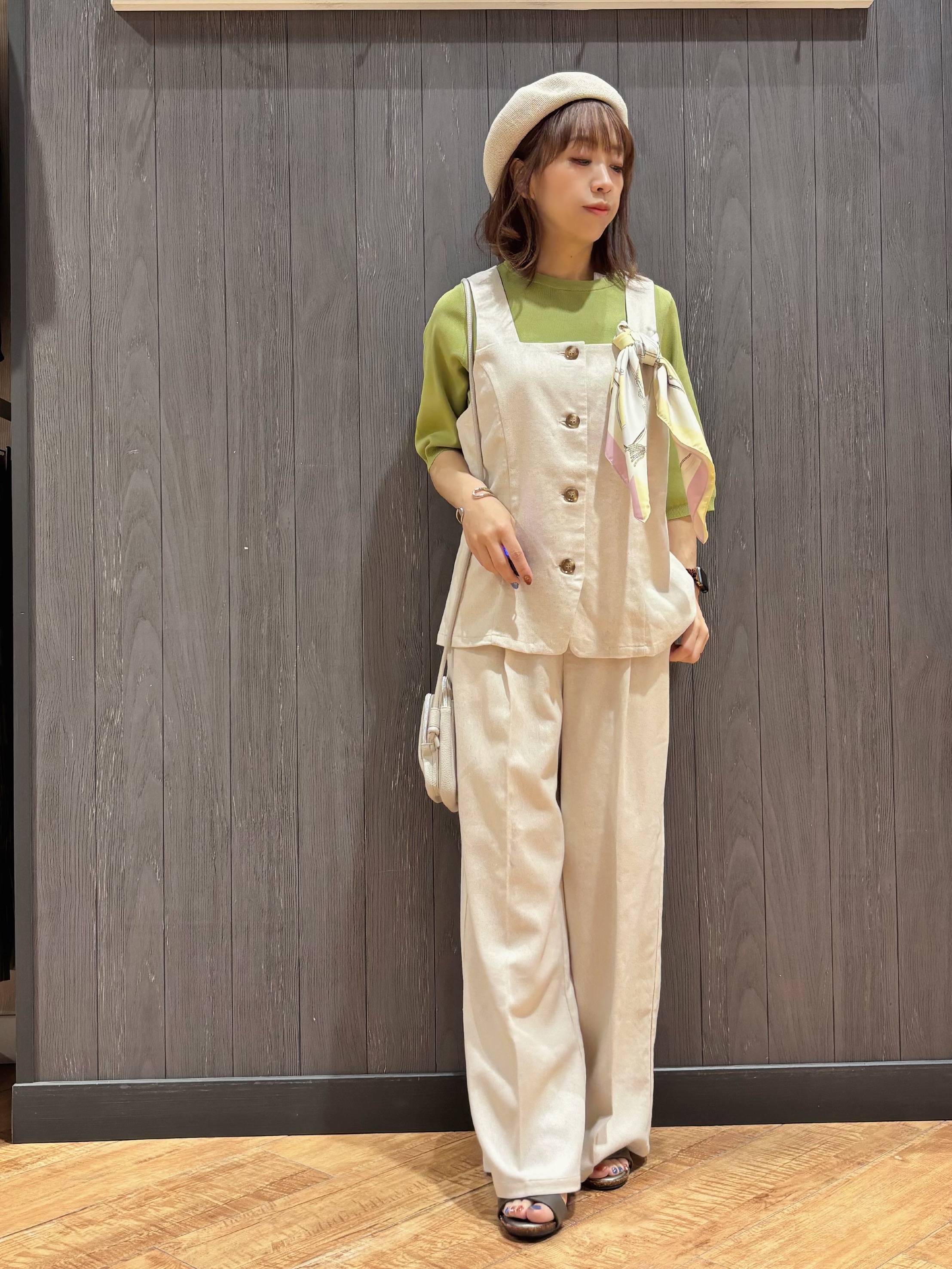 meiさんの「SHOO･LA･RUE｜【2点セット/S-LL】迷わず着られる 麻調ビスチェ＋ワイドパンツセット」を使ったコーディネート