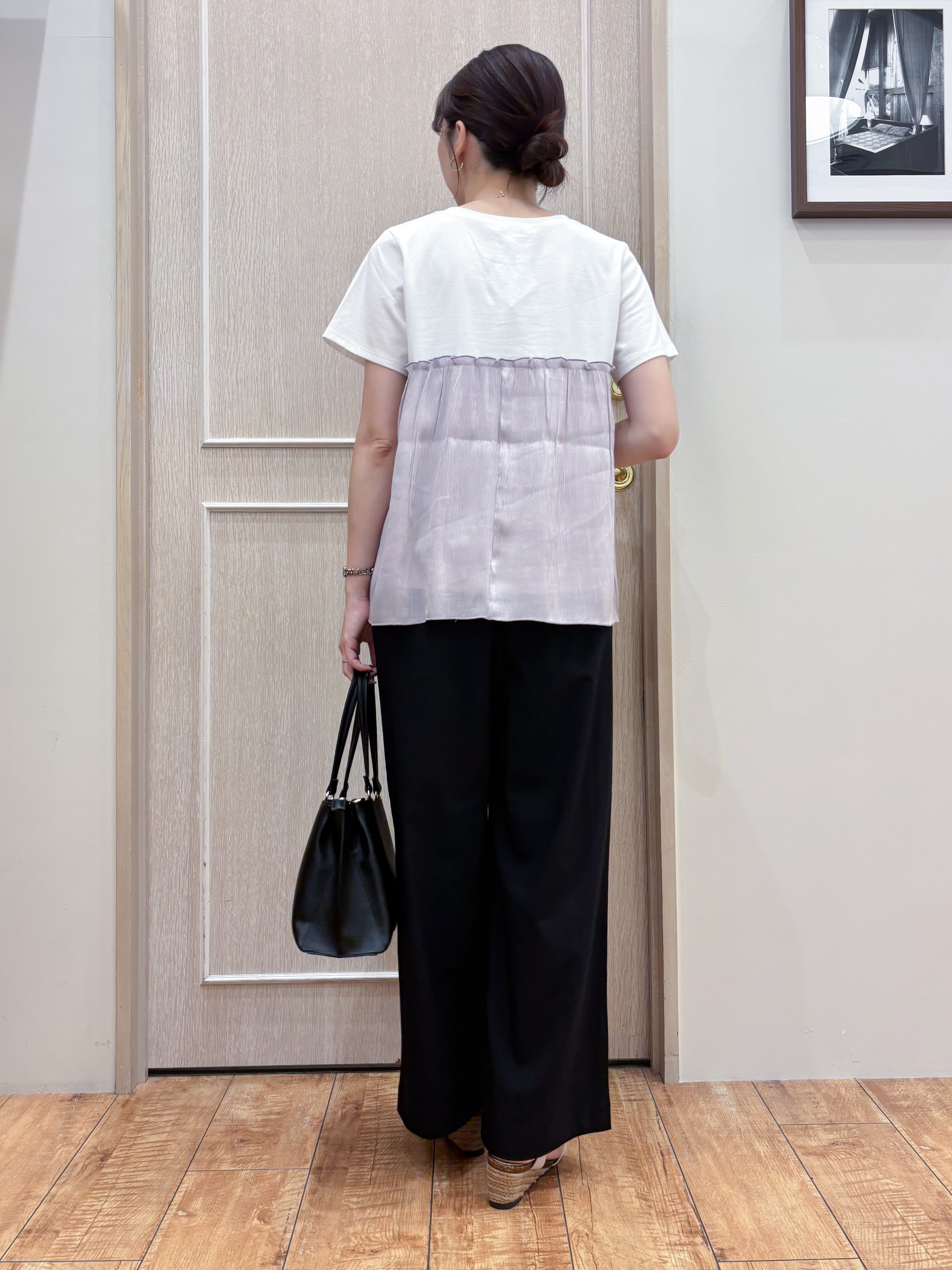 なみさんの「SHOO･LA･RUE｜【体型カバー】1枚でインせず決まる きらきらビスチェ風Tシャツ」を使ったコーディネート