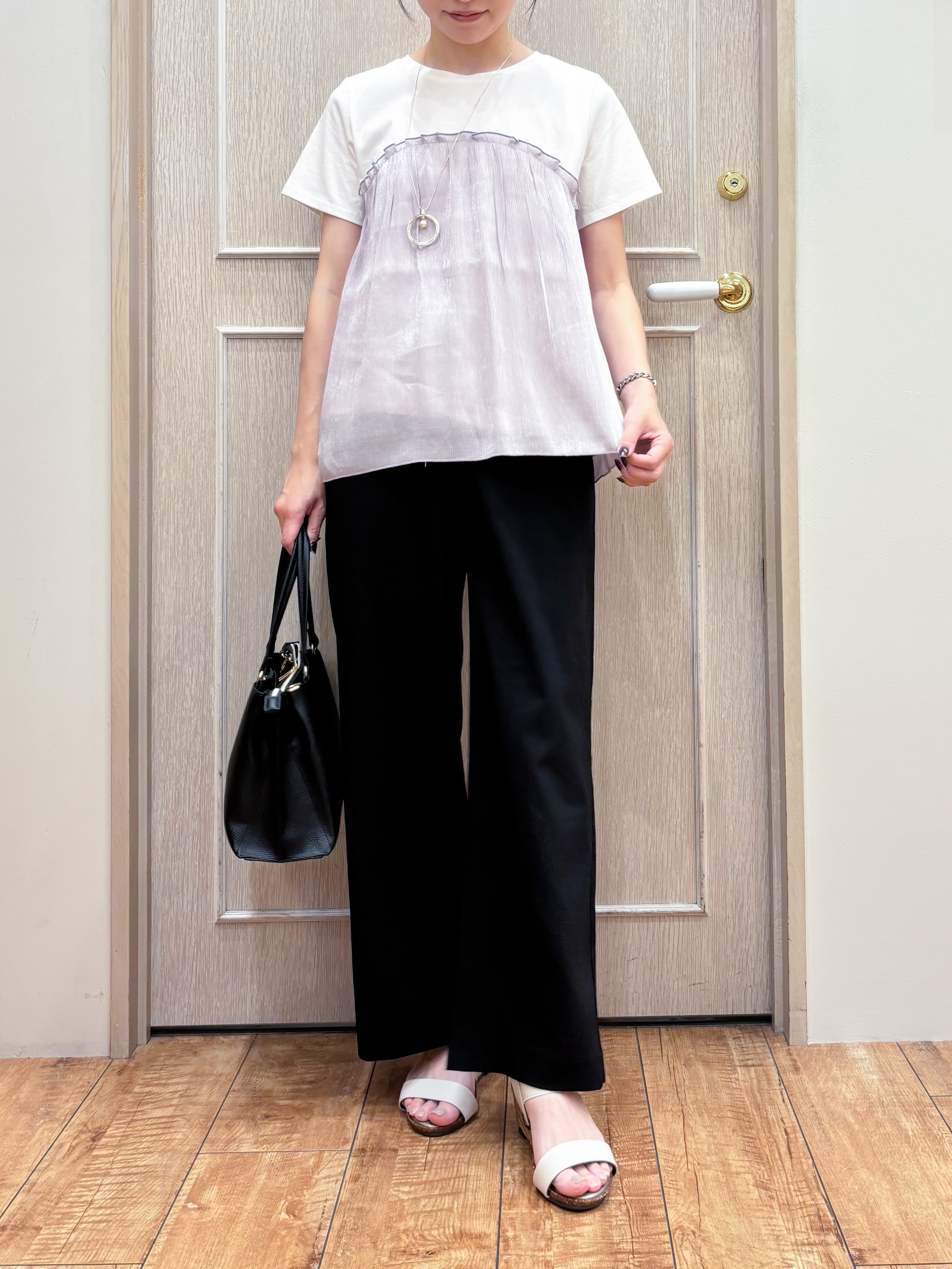 なみさんの「SHOO･LA･RUE｜【体型カバー】1枚でインせず決まる きらきらビスチェ風Tシャツ」を使ったコーディネート