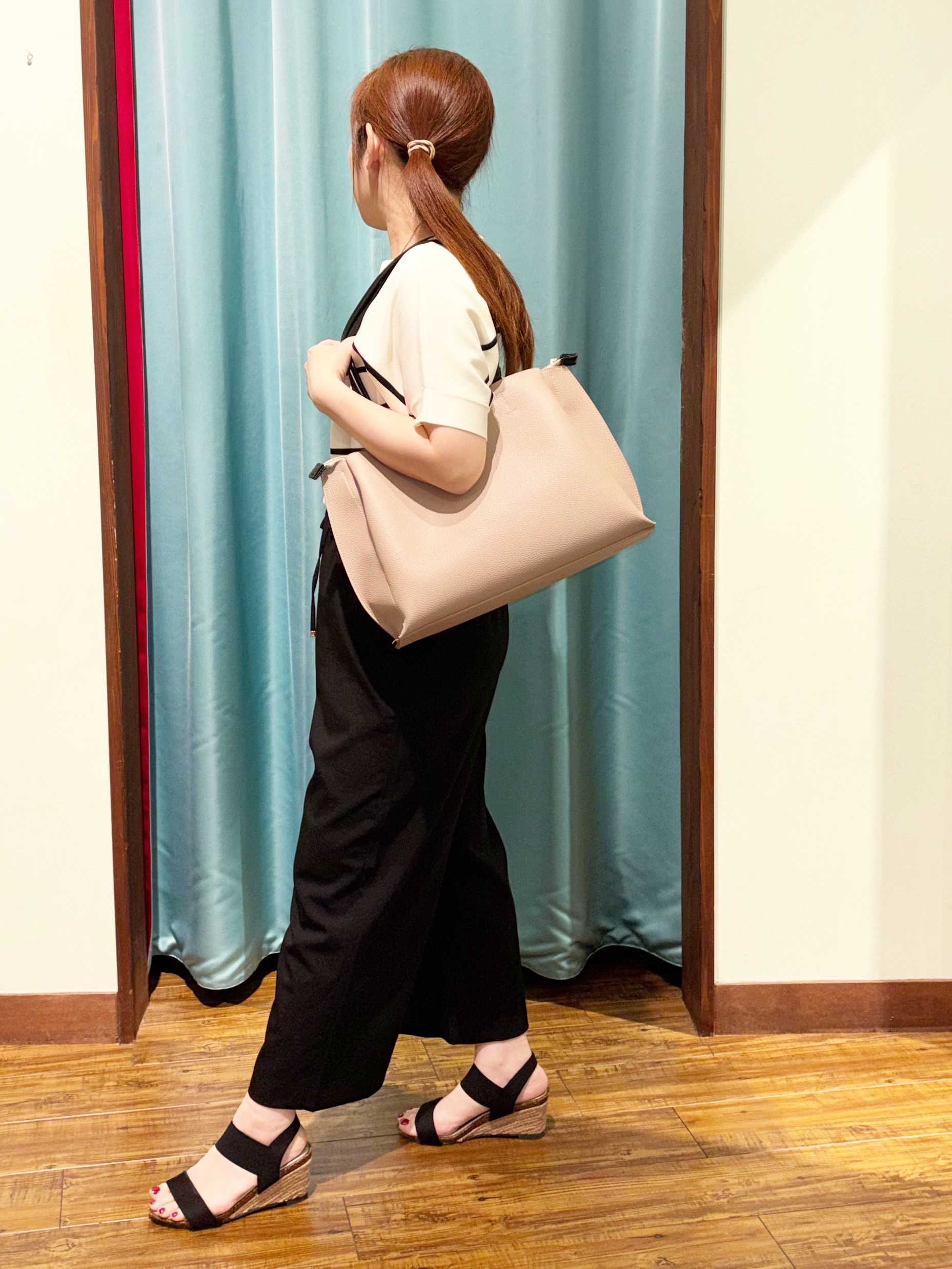 tukiさんの「SHOO･LA･RUE｜【毎日洗える/UV】二の腕隠れる さらっとドルマン半袖ニット」を使ったコーディネート