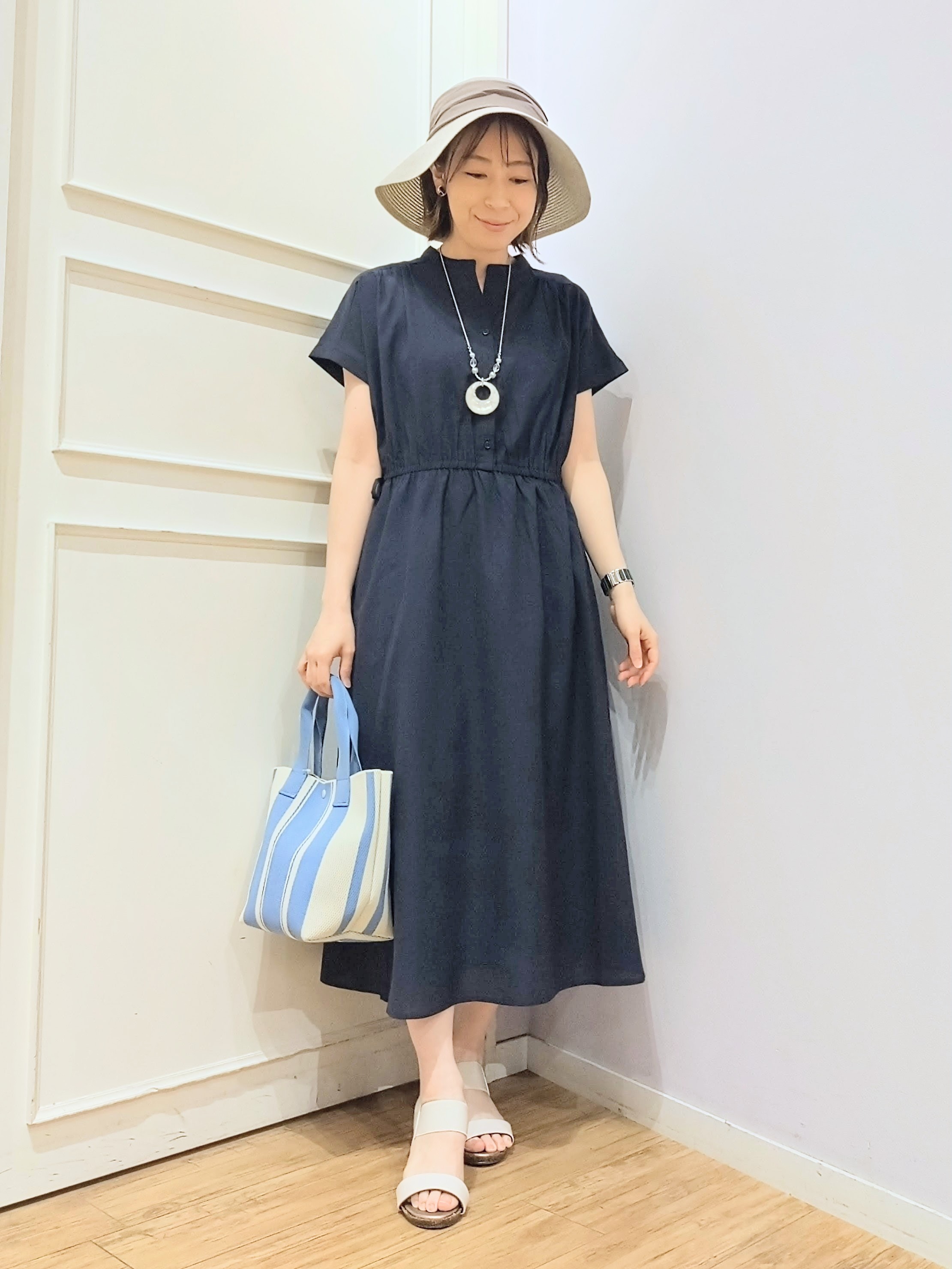 miomioさんの「SHOO･LA･RUE｜【洗濯機可/S-LL】オンにもオフにも マルチに使えるボタンレスカーディガン」を使ったコーディネート
