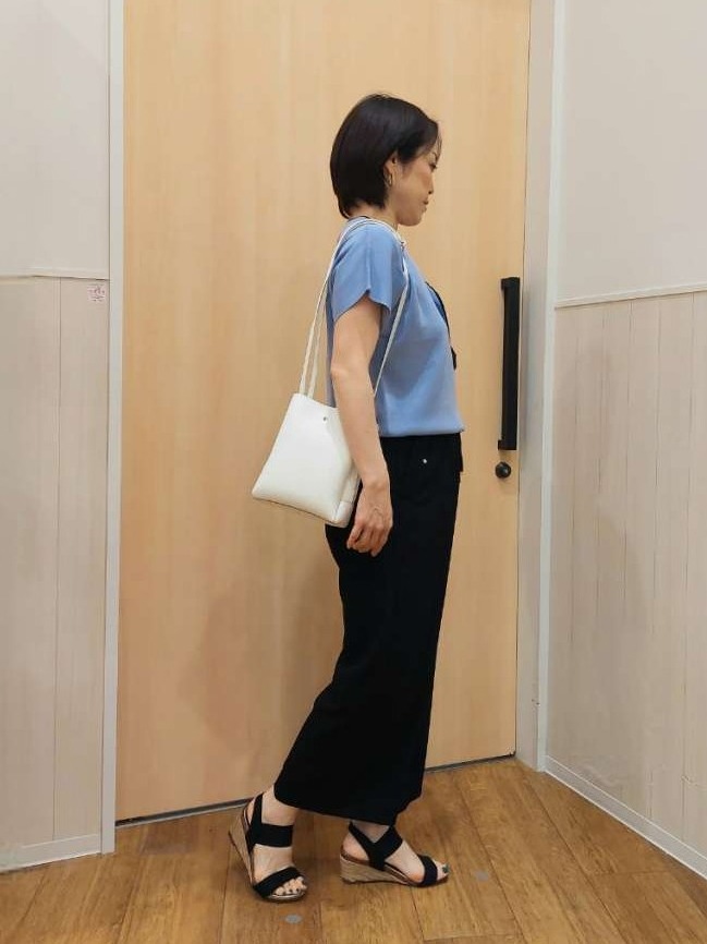 Kさんの「SHOO･LA･RUE｜【高レビュー/毎日洗える/UV】二の腕も隠せる 配色ボウタイニット」を使ったコーディネート