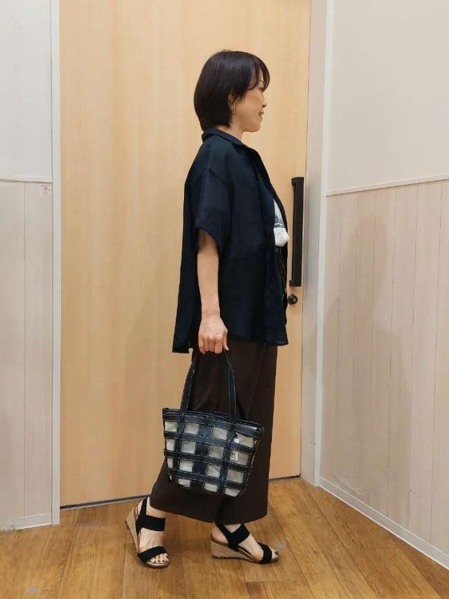 Kさんの「SHOO･LA･RUE｜【S-LL】ナチュラルに決まる 半袖シアーシャツジャケット」を使ったコーディネート