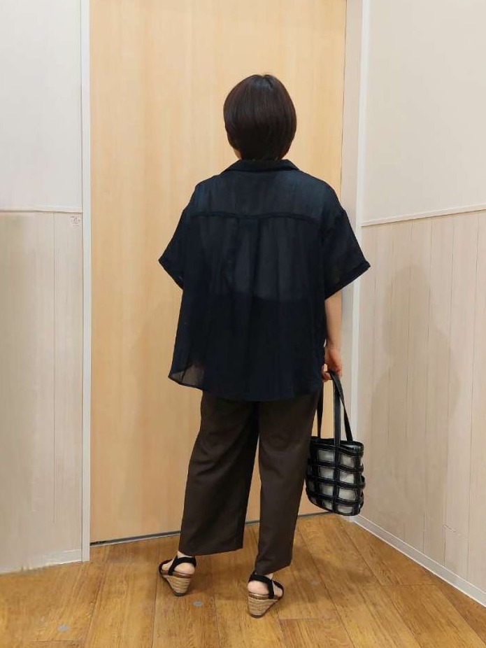Kさんの「SHOO･LA･RUE｜【S-LL】ナチュラルに決まる 半袖シアーシャツジャケット」を使ったコーディネート